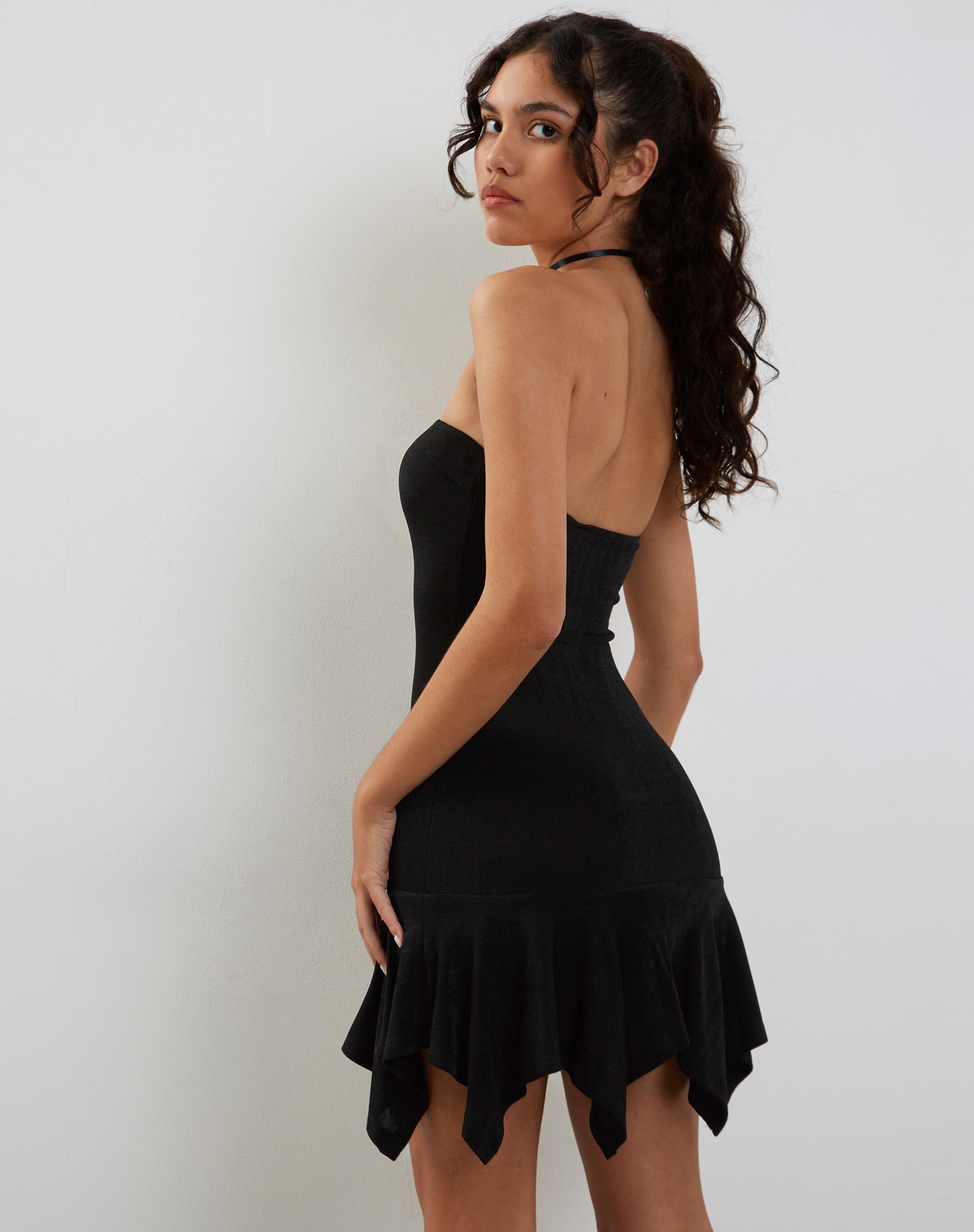 Bild von Towina Bandeau Slinky Mini Dress in Schwarz