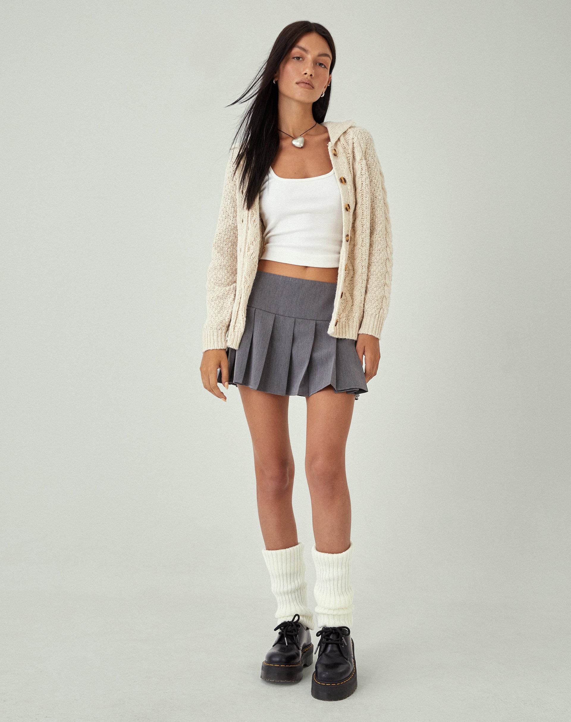 Bild von MOTEL X JACQUIE Triny Strickjacke in Kabelstrick Hafermehl