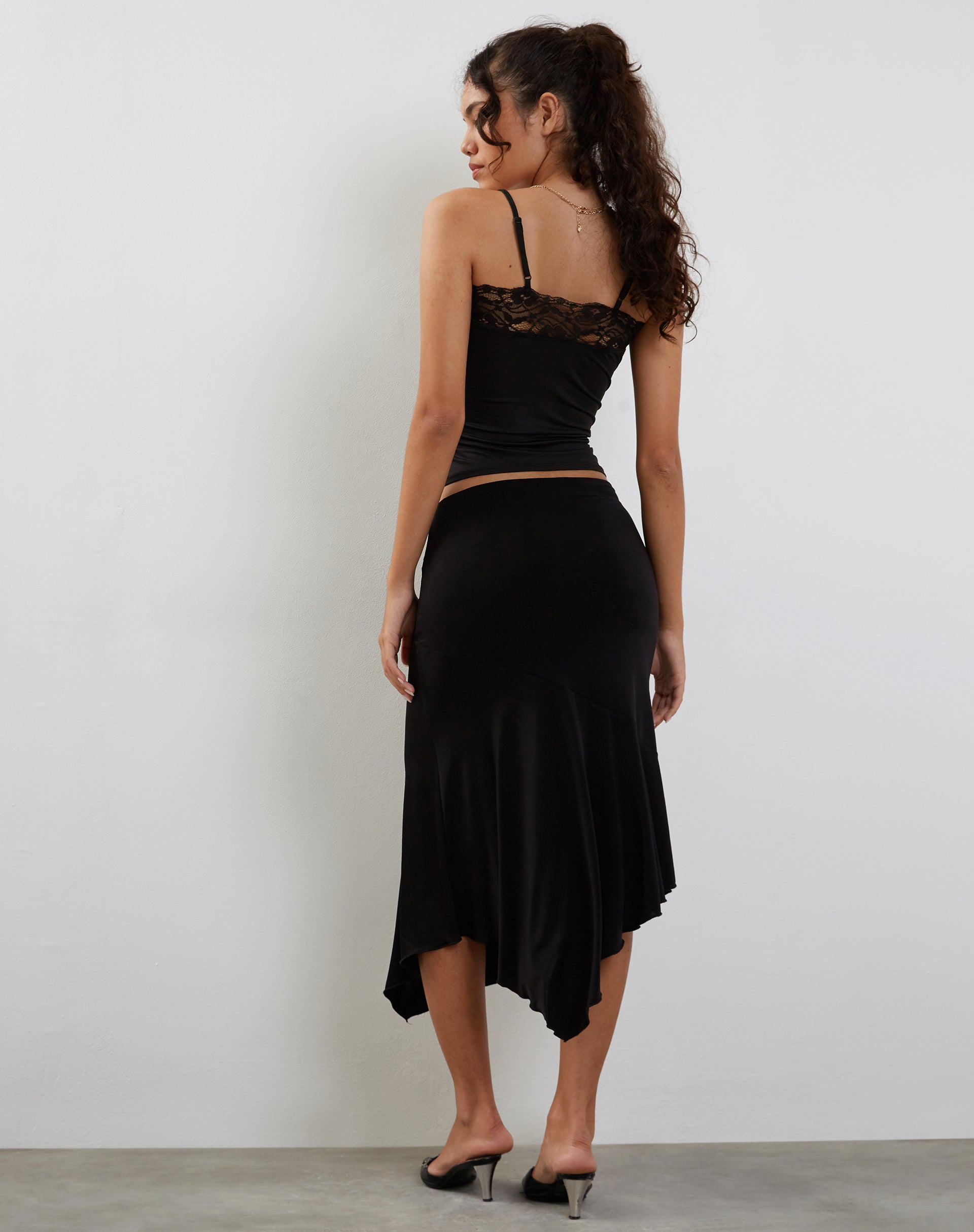 Bild von Tucci Vest Top in Slinky Lace Schwarz