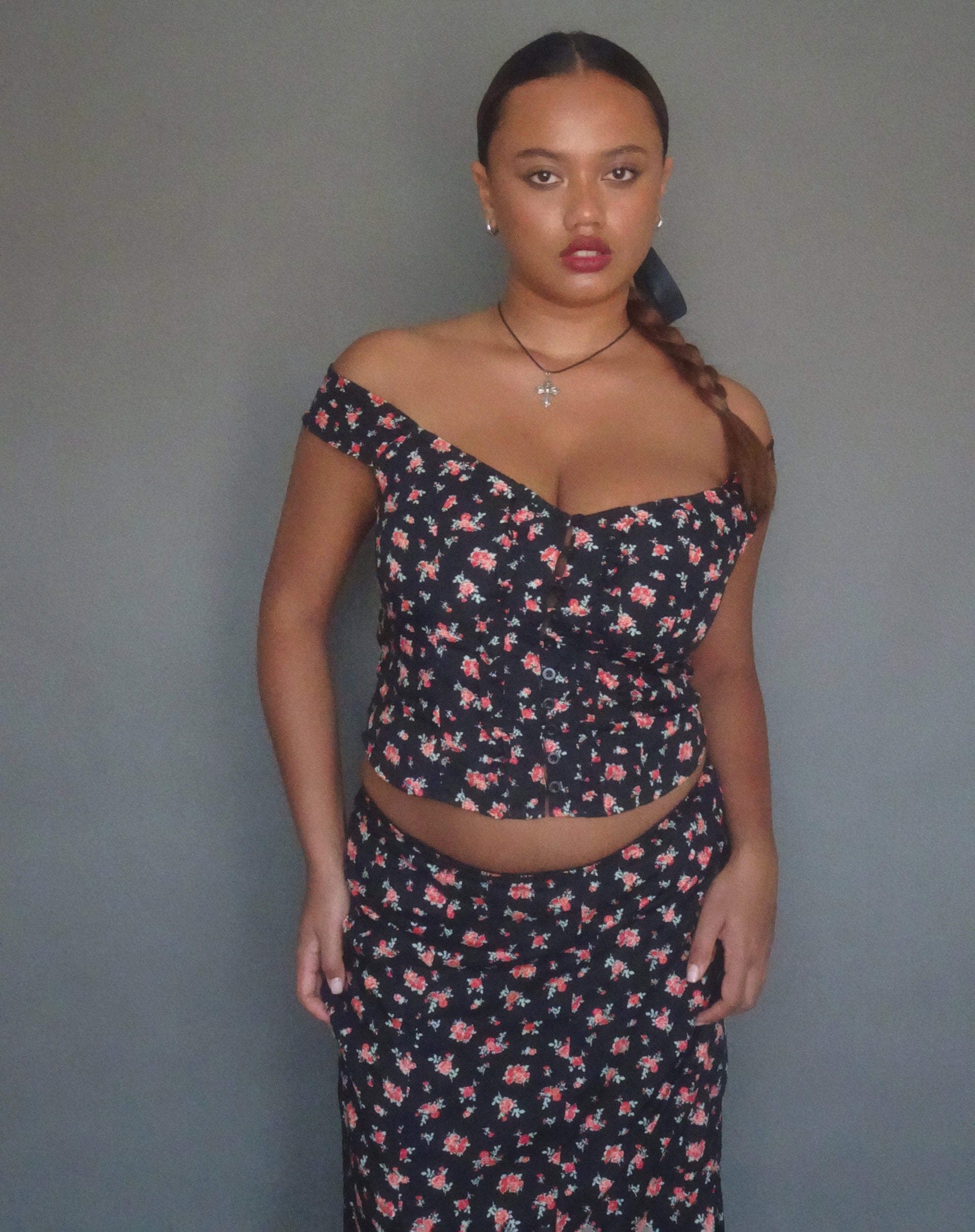 Image of Uhuy Bardot Crop Top in fließendem Rosa Schwarz