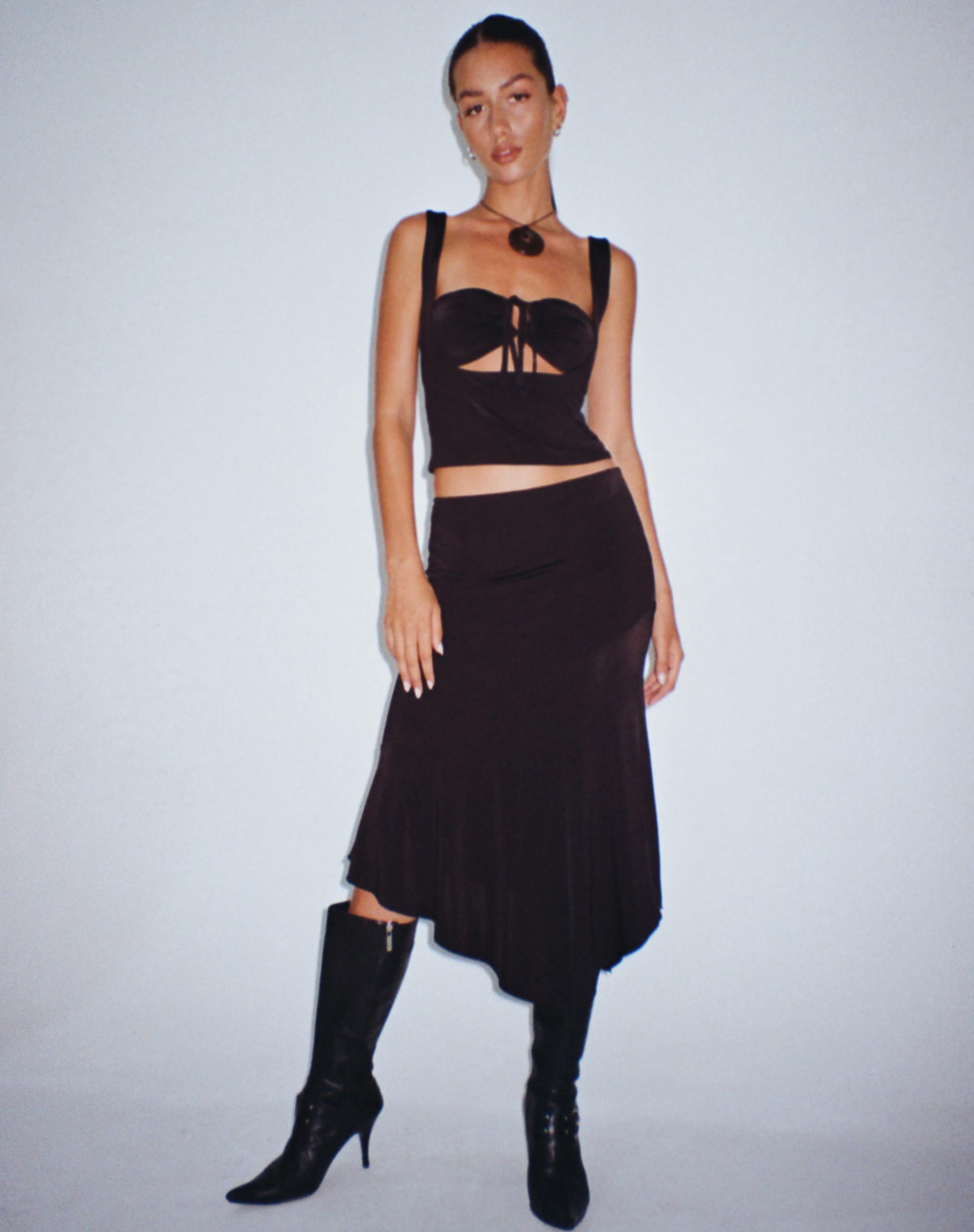 Bild von Cinta Low Rise Midirock in Schwarz