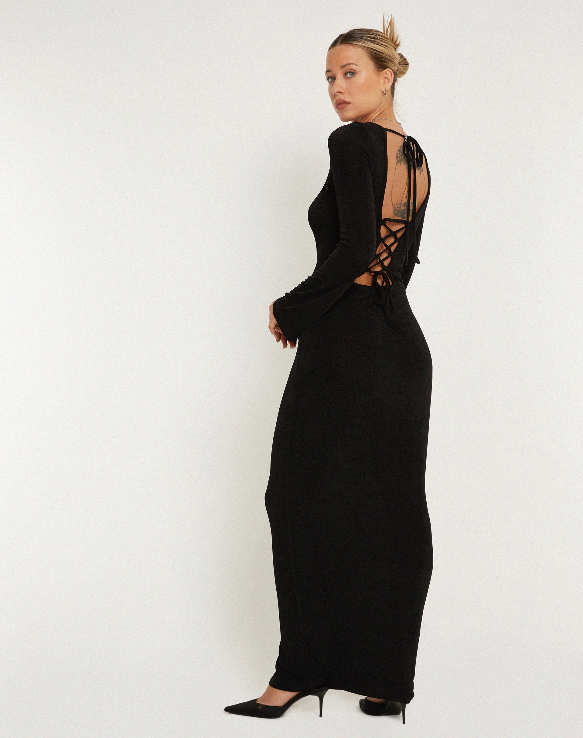 Bild von Varna Langärmeliges Maxikleid in Schwarz