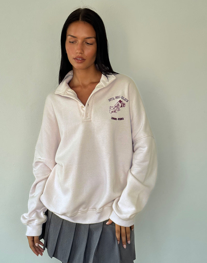 Varsity-Pullover in Winterweiß mit burgunderfarbener Skiclub-Stickerei