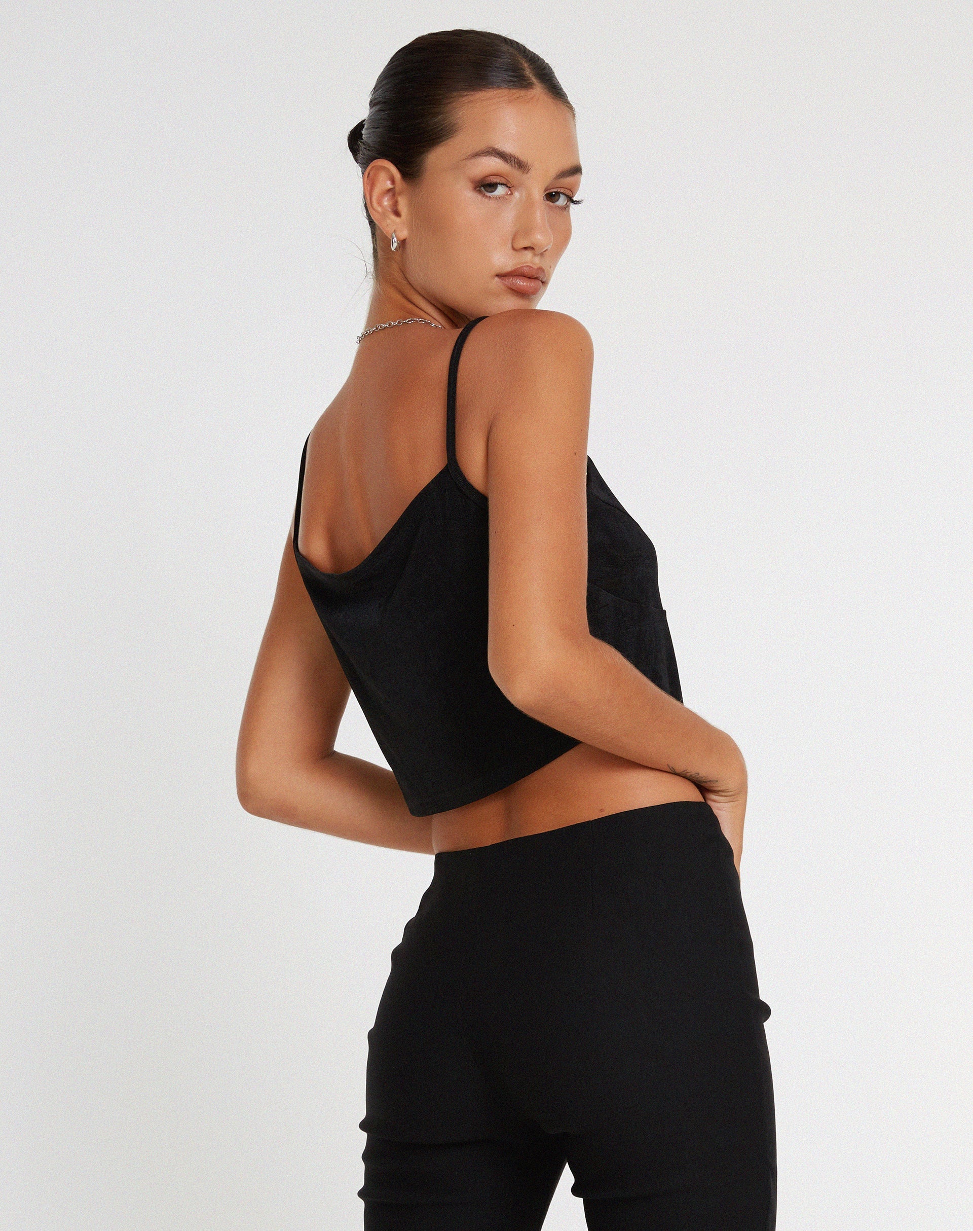 Abbildung von Velda Crop Top in Schwarz