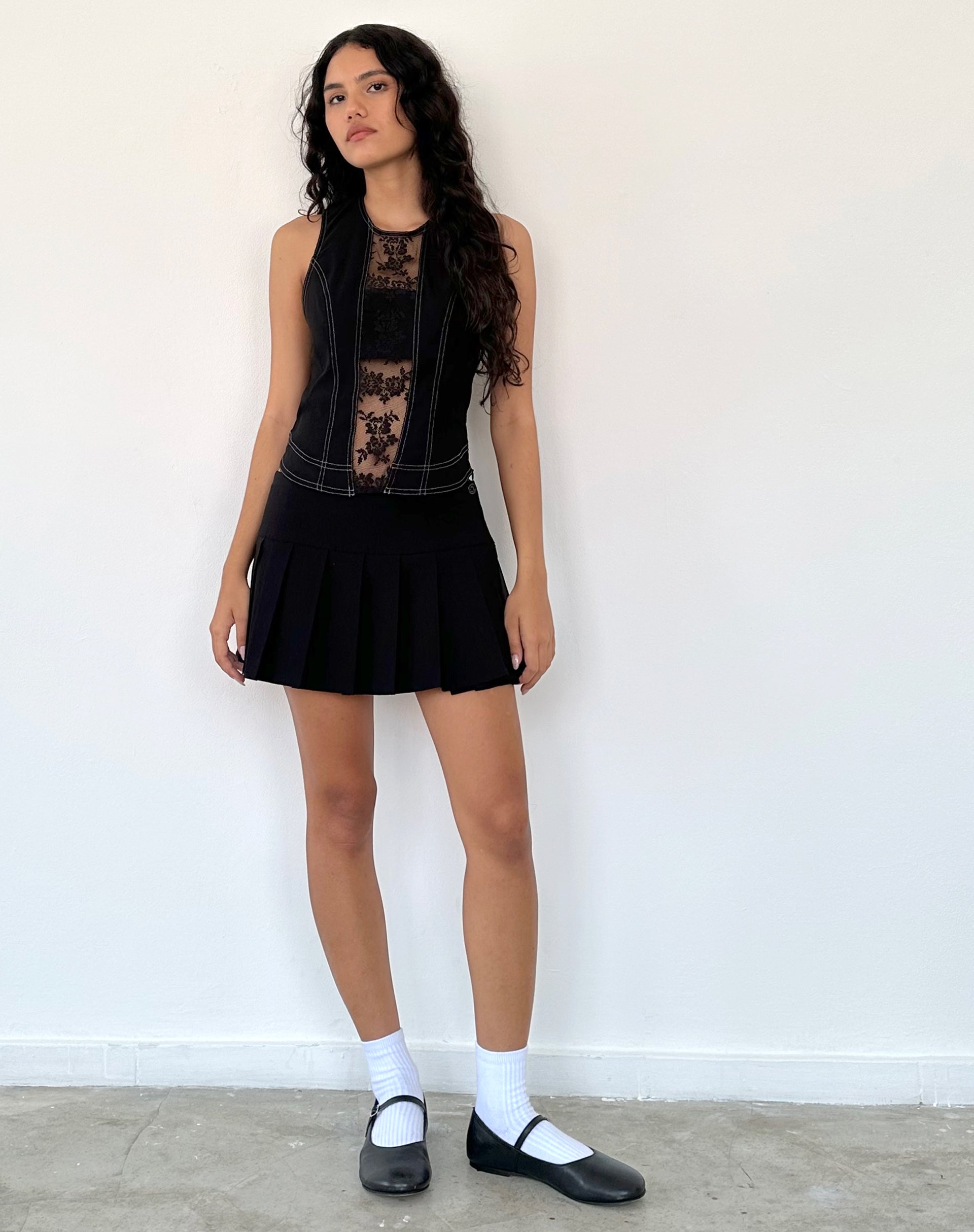 Bild von Verbena Lace Panel Top in Schwarz Tailoring