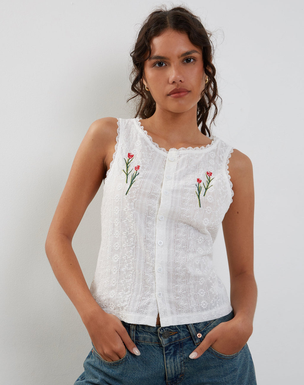 Vezia Broderie Ärmelloses Top in Weiß mit Rosenstickerei