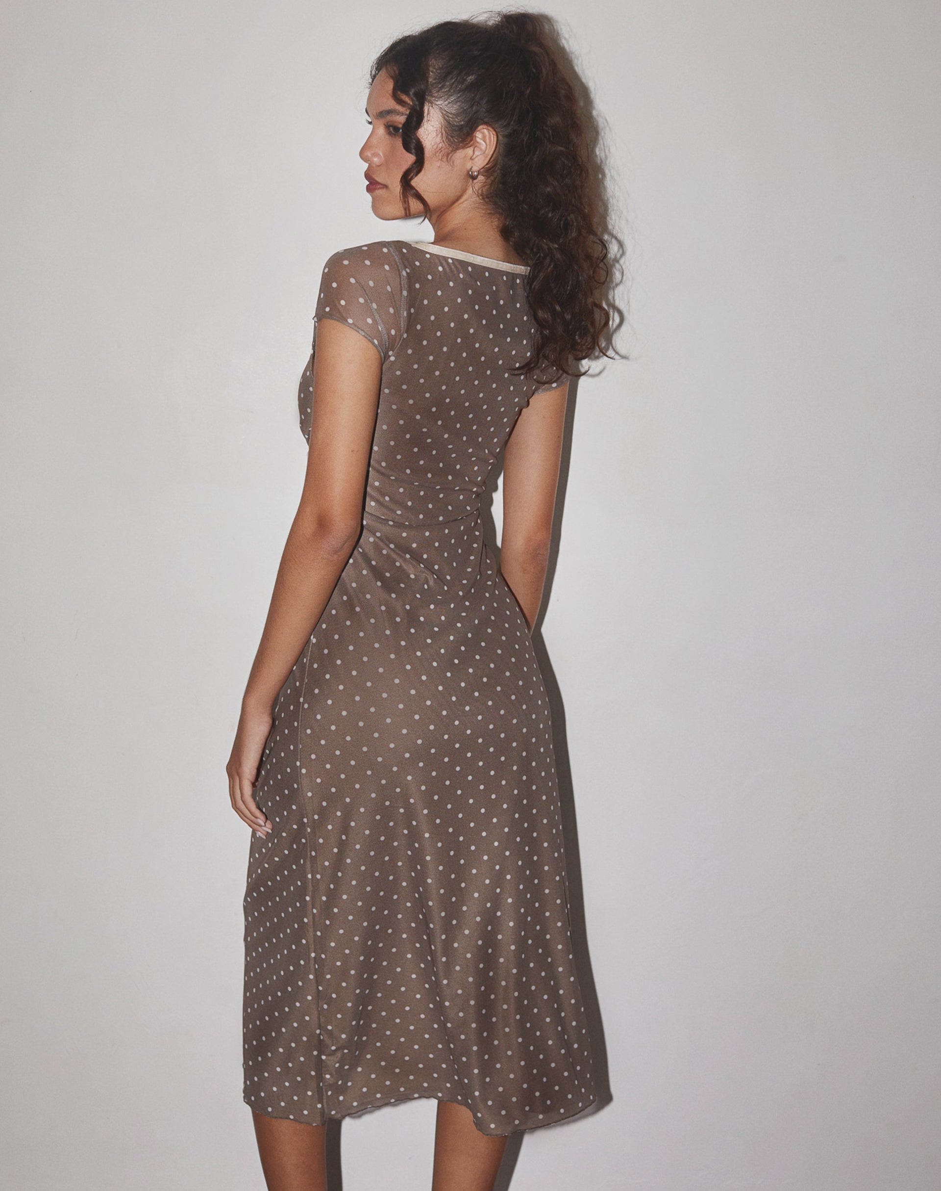 Image of Vilinia Midikleid in Basic Polka Braun