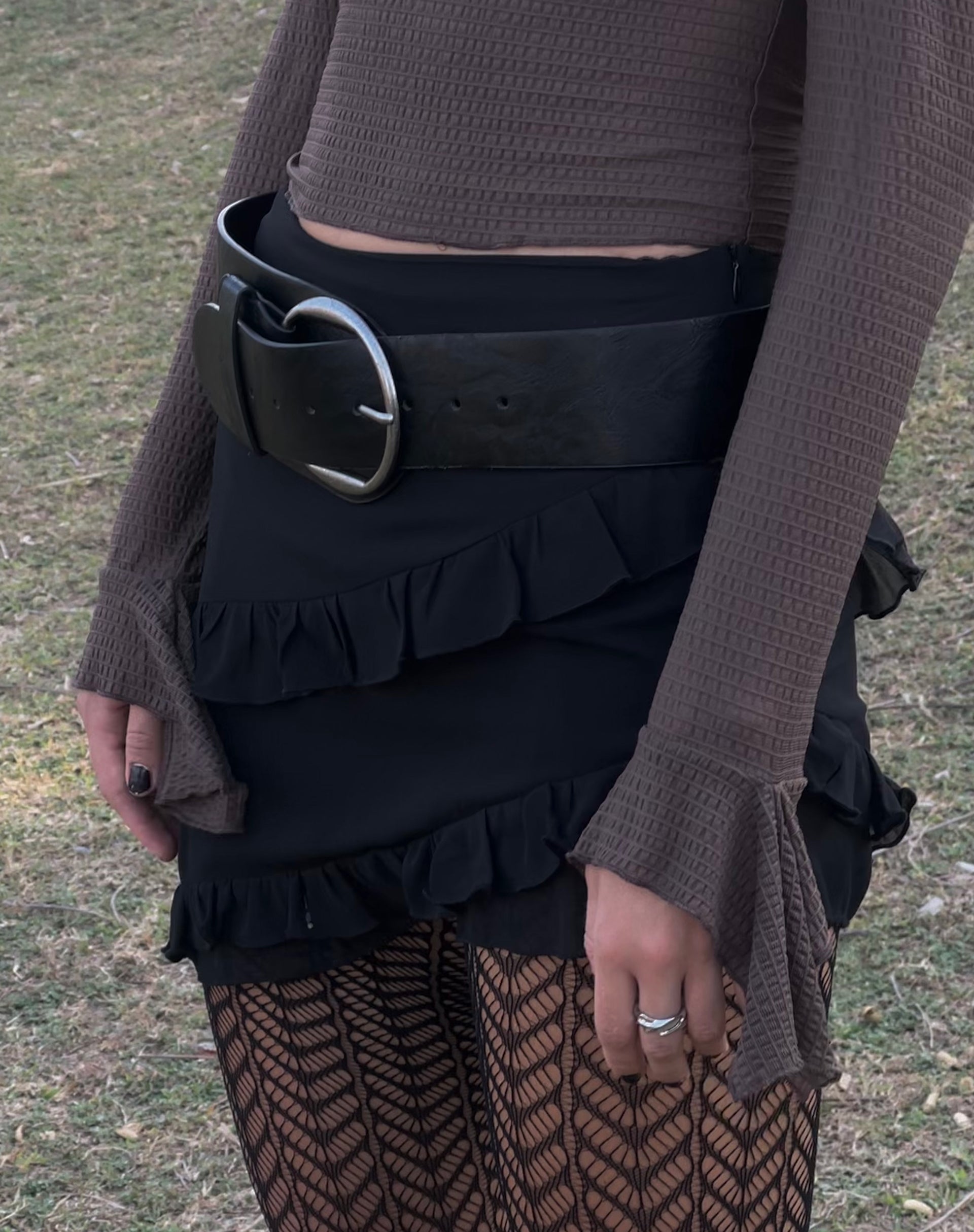 Image of Viserra Asymmetrisches langärmeliges Top aus Bubble Mesh Braun