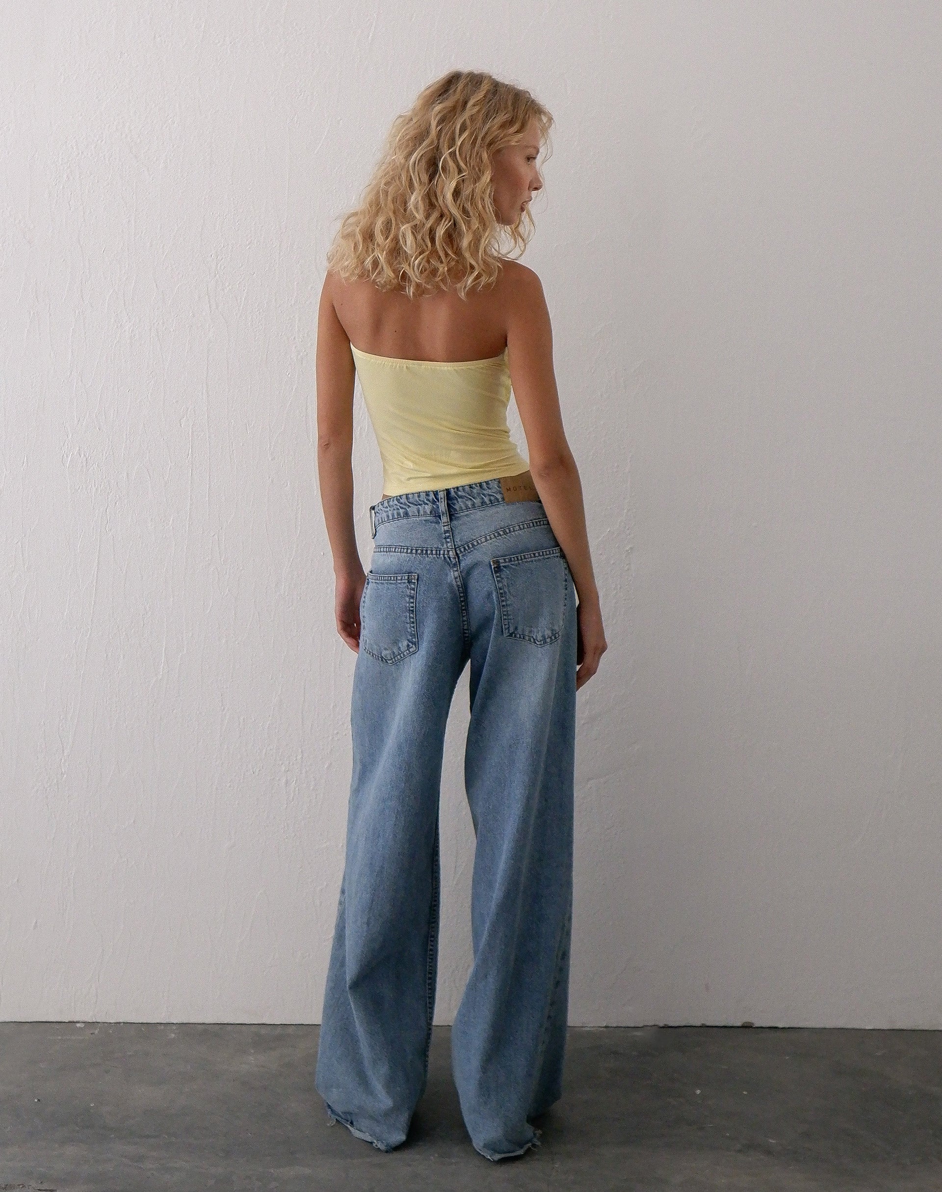 Bild von Wayan Ruffle Bandeau Top in Hellgelb