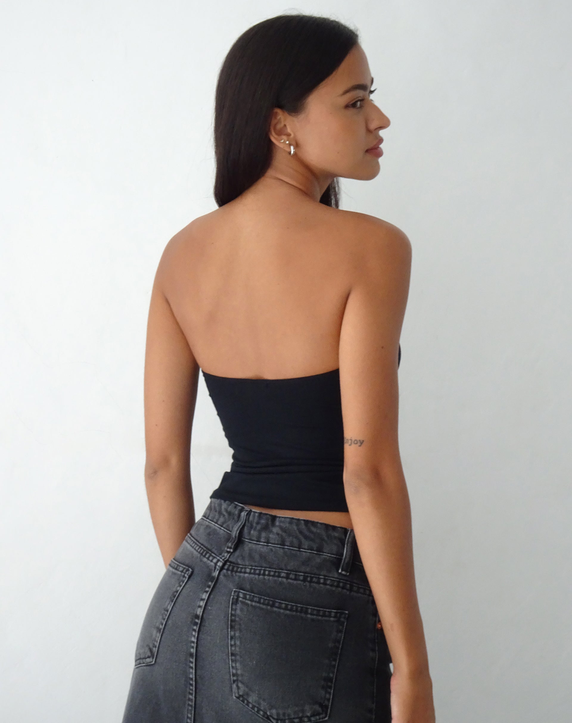 Bild von Widayu Bow Twist Bandeau Top in Schwarz