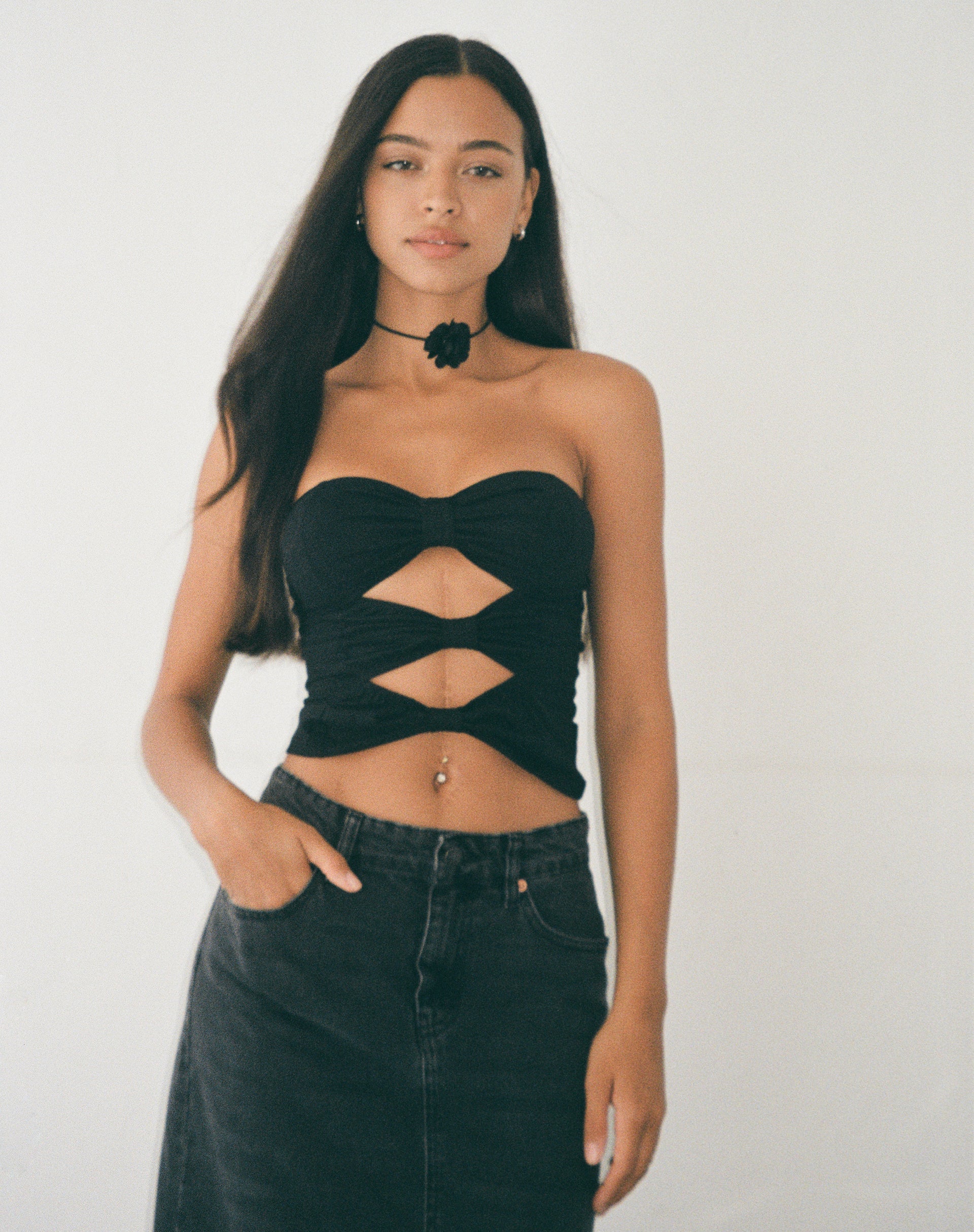 Bild von Widayu Bow Twist Bandeau Top in Schwarz