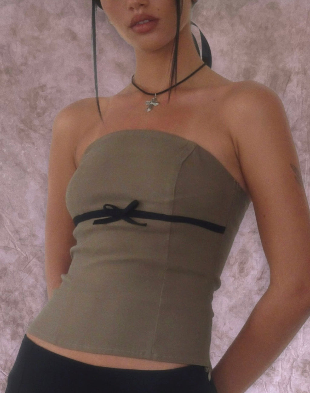 Woyla Bandeau-Top in Coco mit schwarzer Schleife
