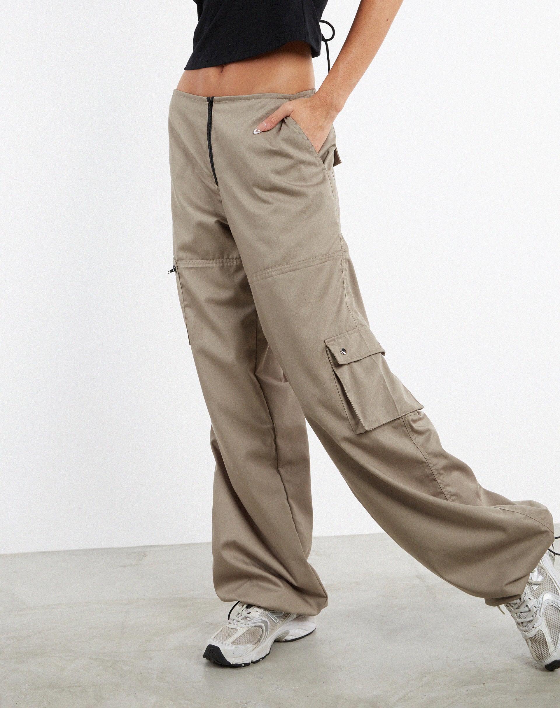 Bild von MOTEL X JACQUIE Xander Cargohose aus Baumwolldrillich Taupe