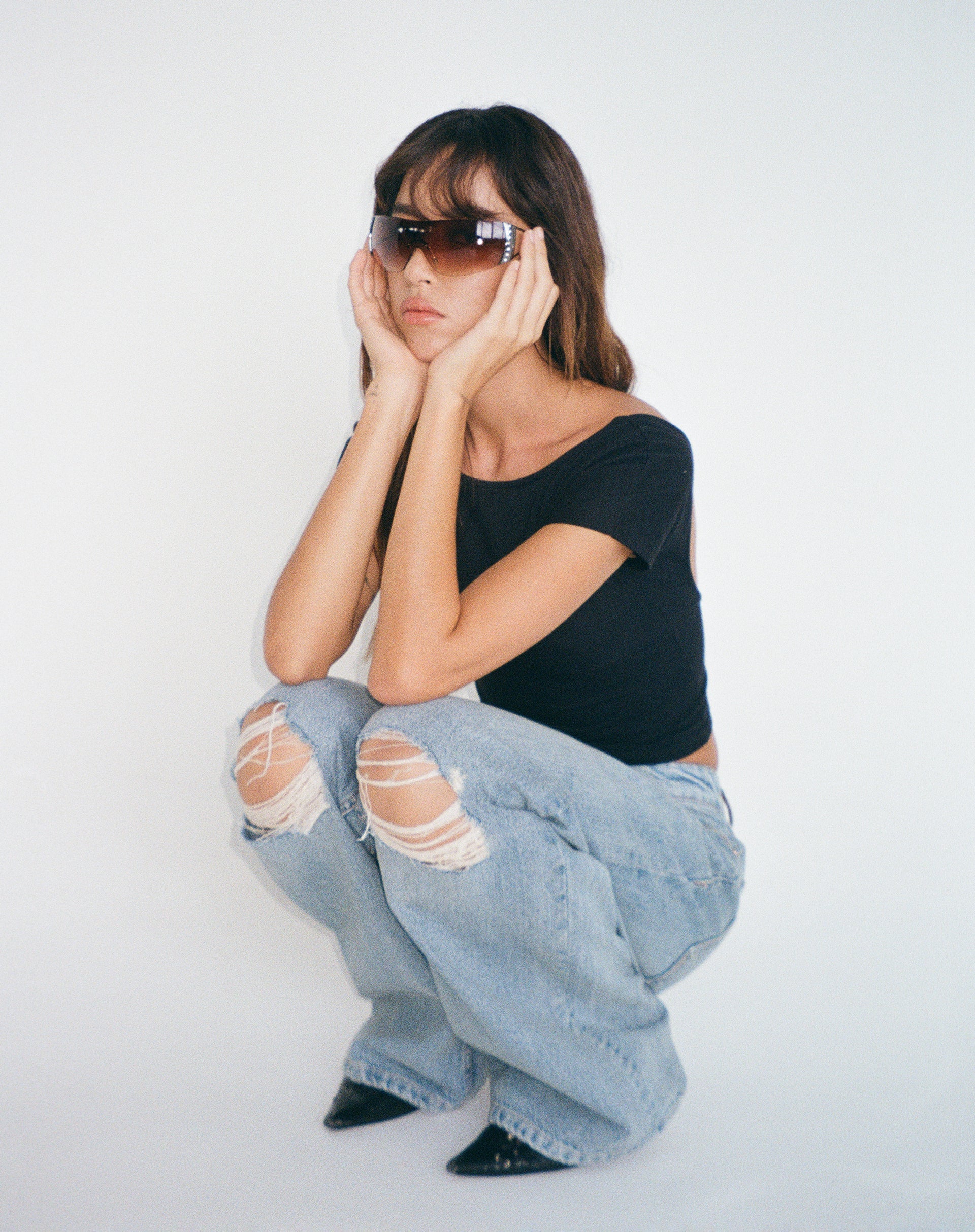Bild von Ripped Roomy Extra Wide Low Rise Jean in Vintage Blue Wash