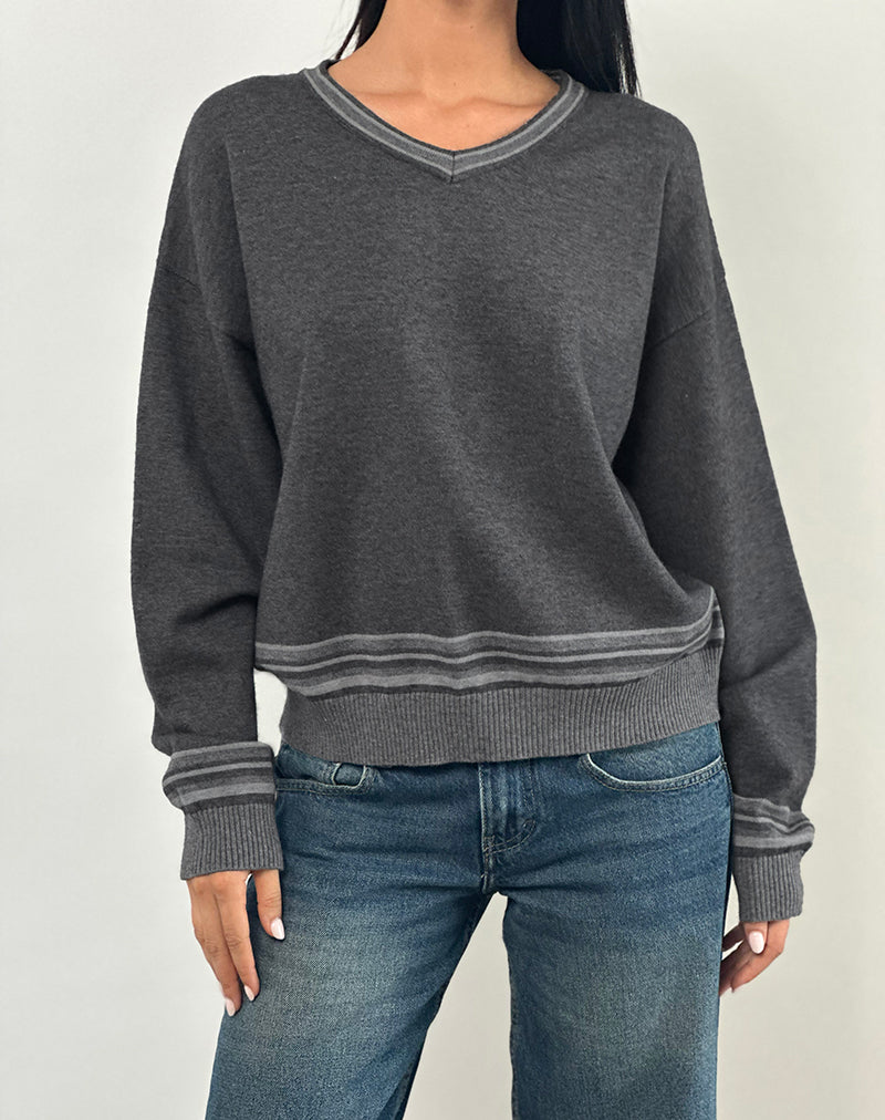 Bild von Yarnia Slouchy V Hals Pullover in Charcoal