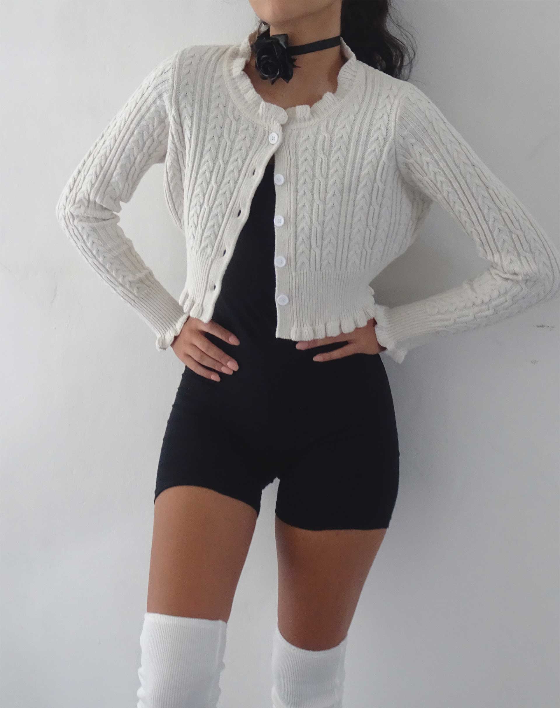 Bild von Yasona Button Up Cardi in Elfenbein