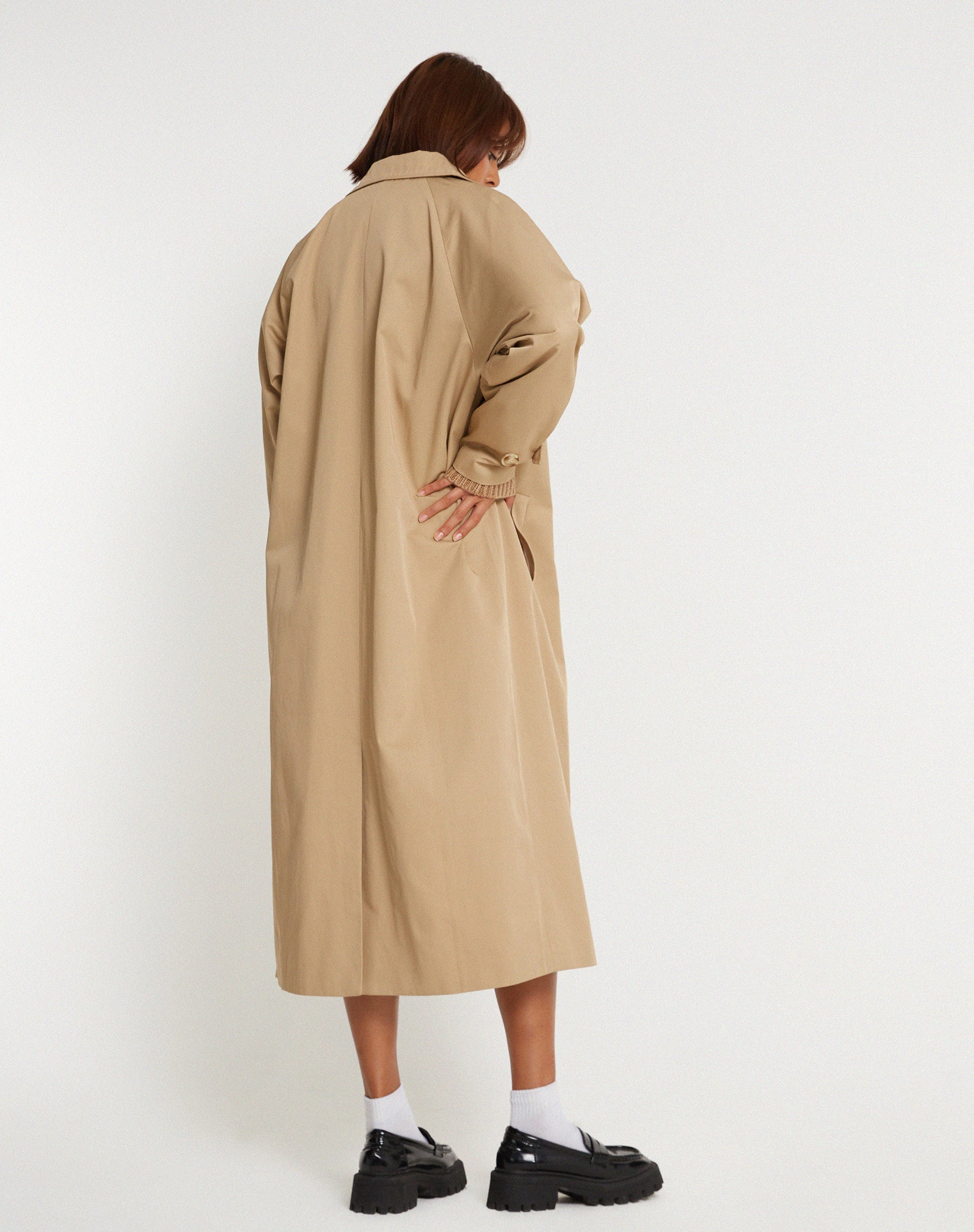 Bild von Assa Trenchcoat in Tan mit Streifenfutter
