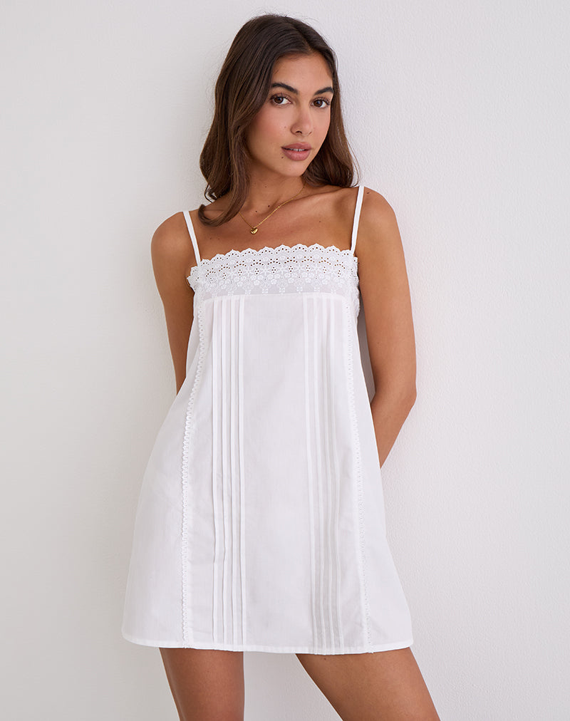 Bild von Yoshiko Brodierie Trim Mini Dress in Weiß
