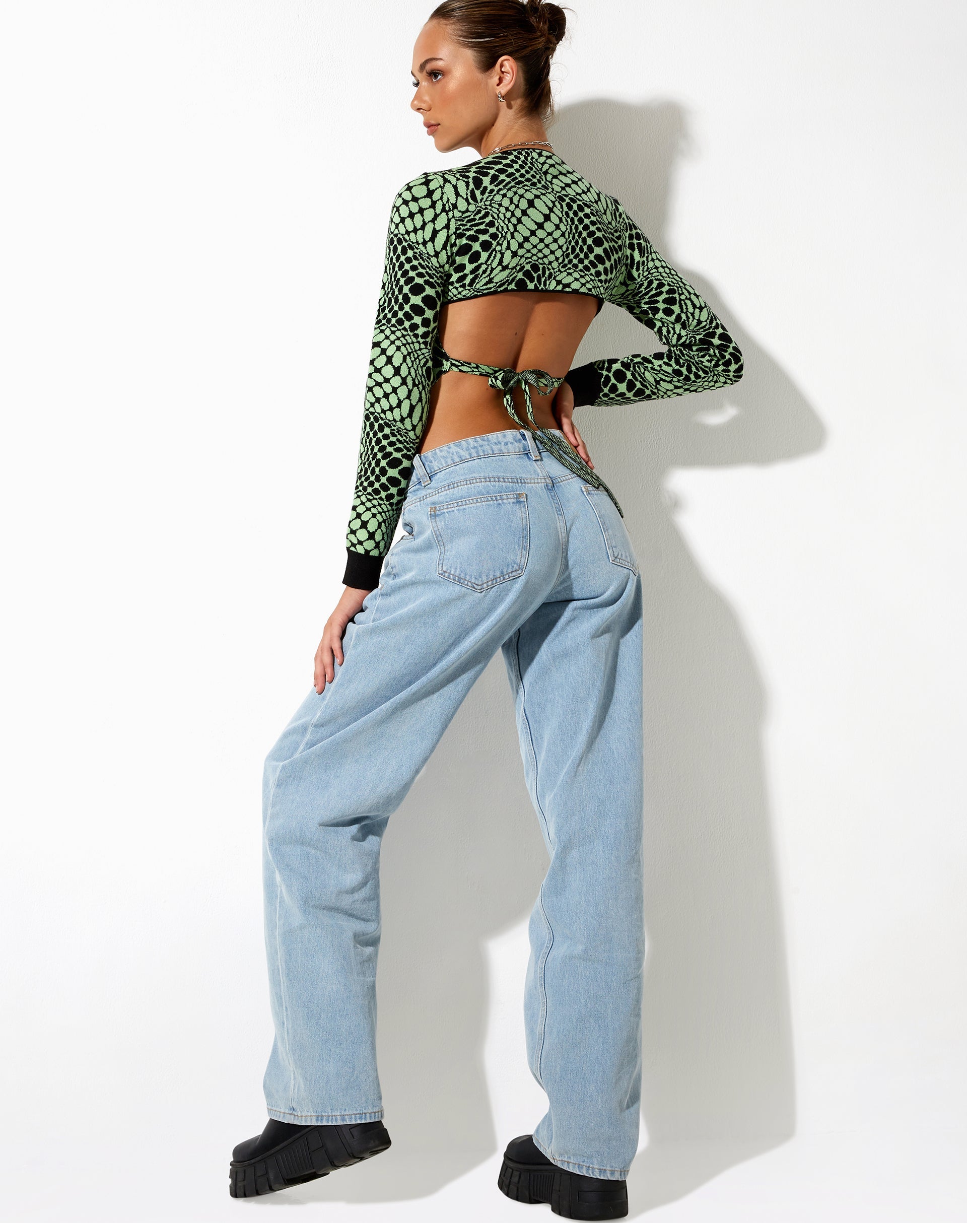 Bild von Youta Crop Top in Geo Polka Arcadian Green