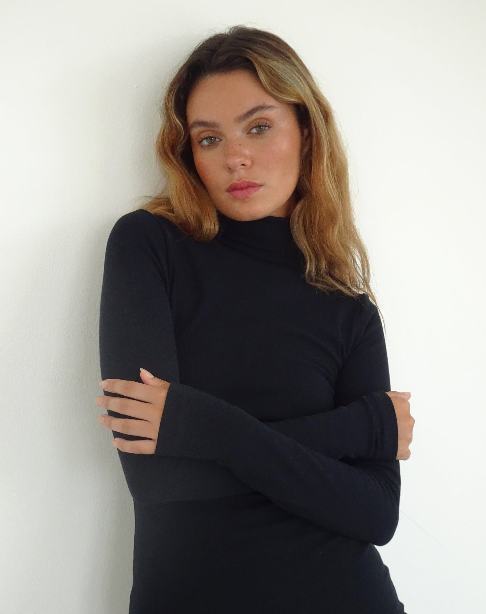 Image of Yrion Rollkragen-Bodycon-Minikleid in Schwarz