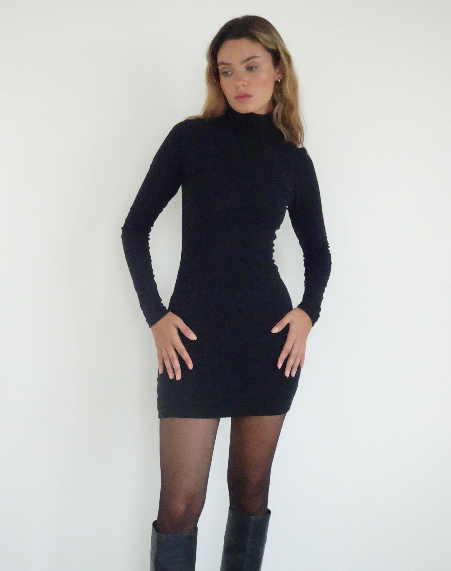 Image of Yrion Rollkragen-Bodycon-Minikleid in Schwarz