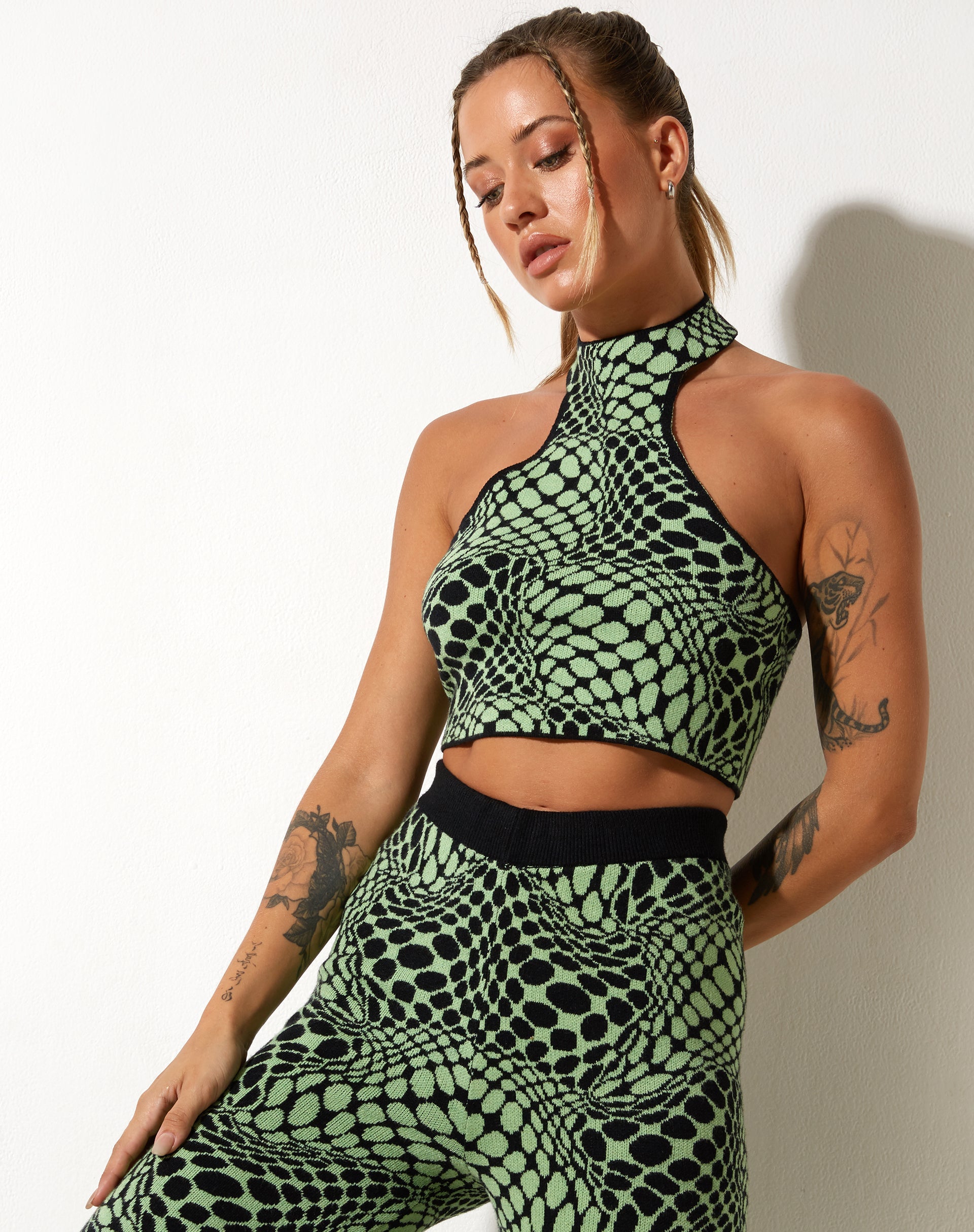 Bild von Molisa Crop Top in Geo Polka Arcadian Green