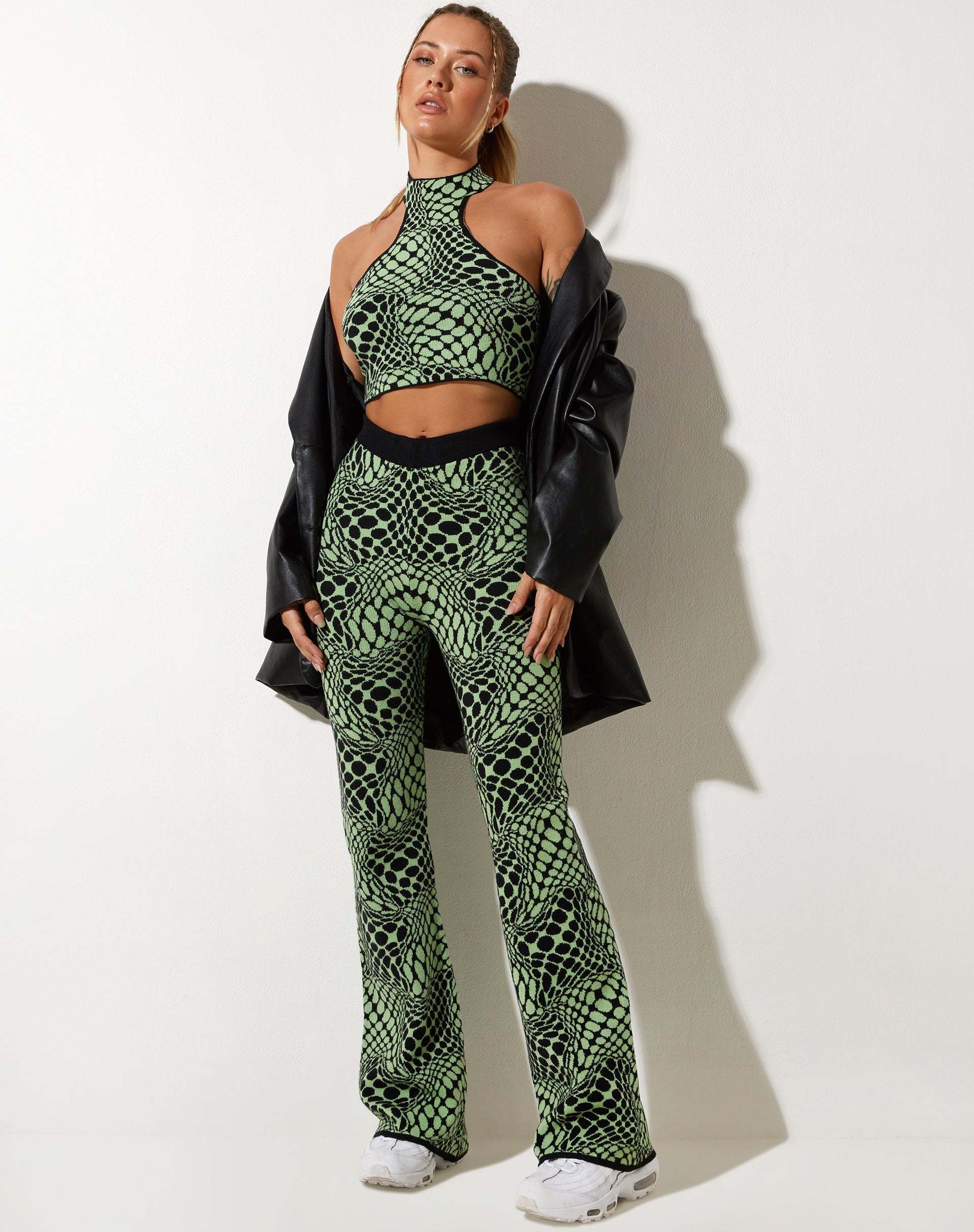 Bild von Molisa Crop Top in Geo Polka Arcadian Green
