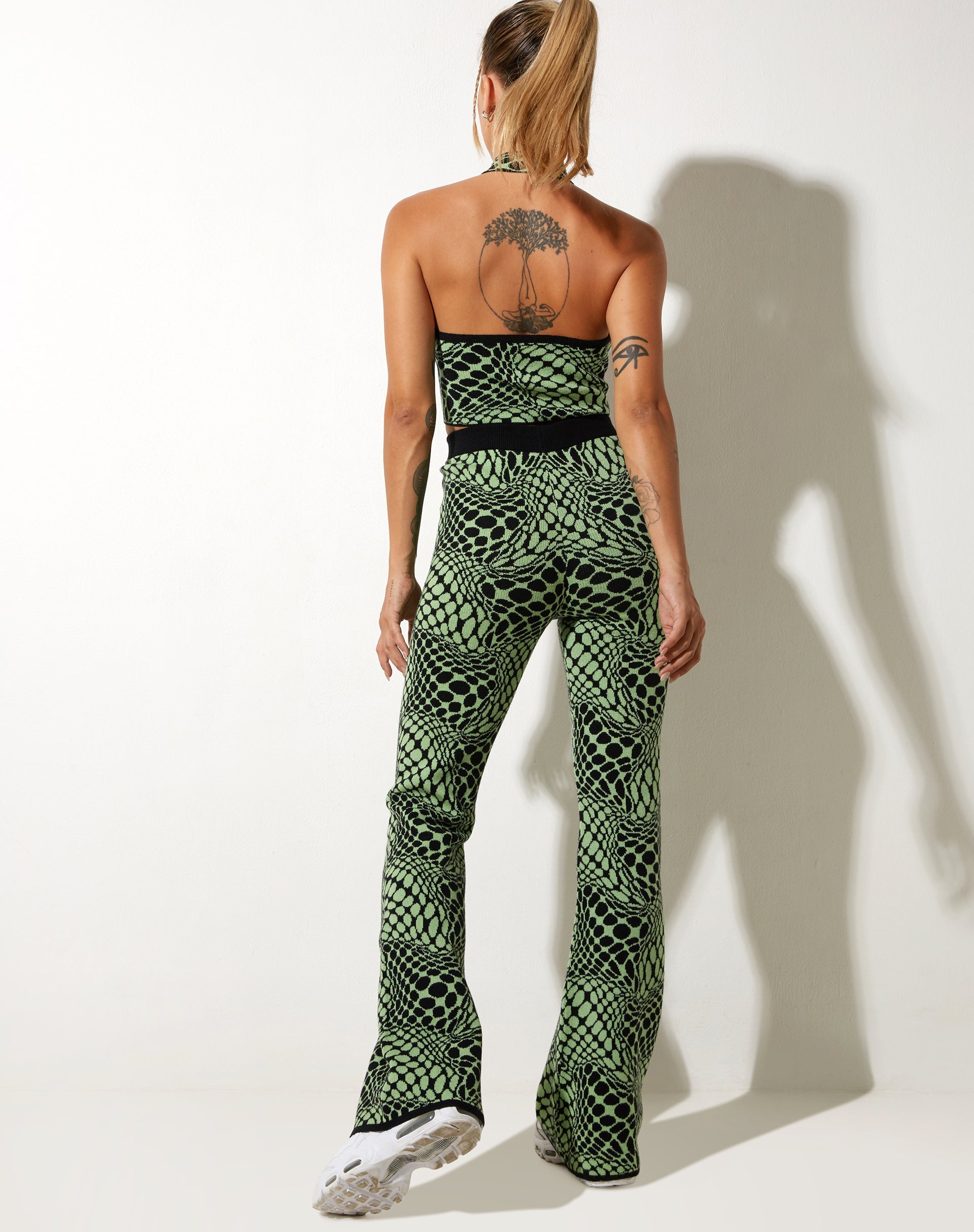 Bild von Molisa Crop Top in Geo Polka Arcadian Green