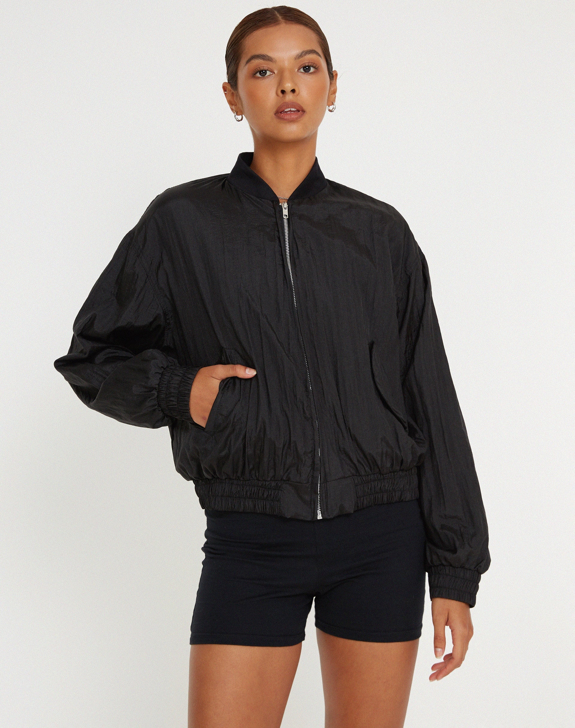 Abbildung der Yuu Shell Jacket in Schwarz