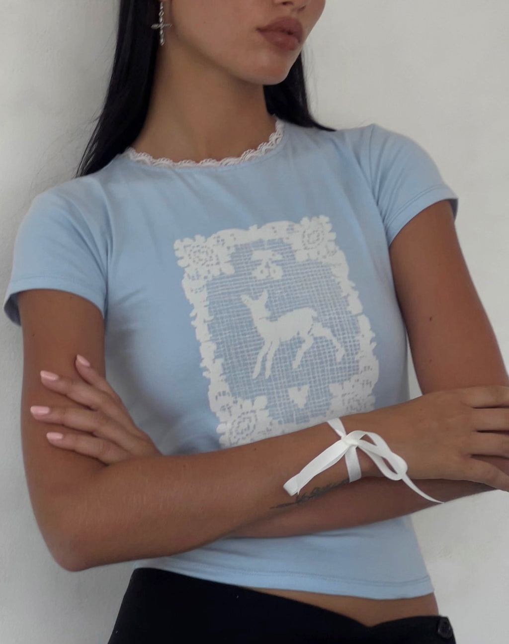 Zagy Kurzarm-T-Shirt in Puderblau mit Hirschmotiv