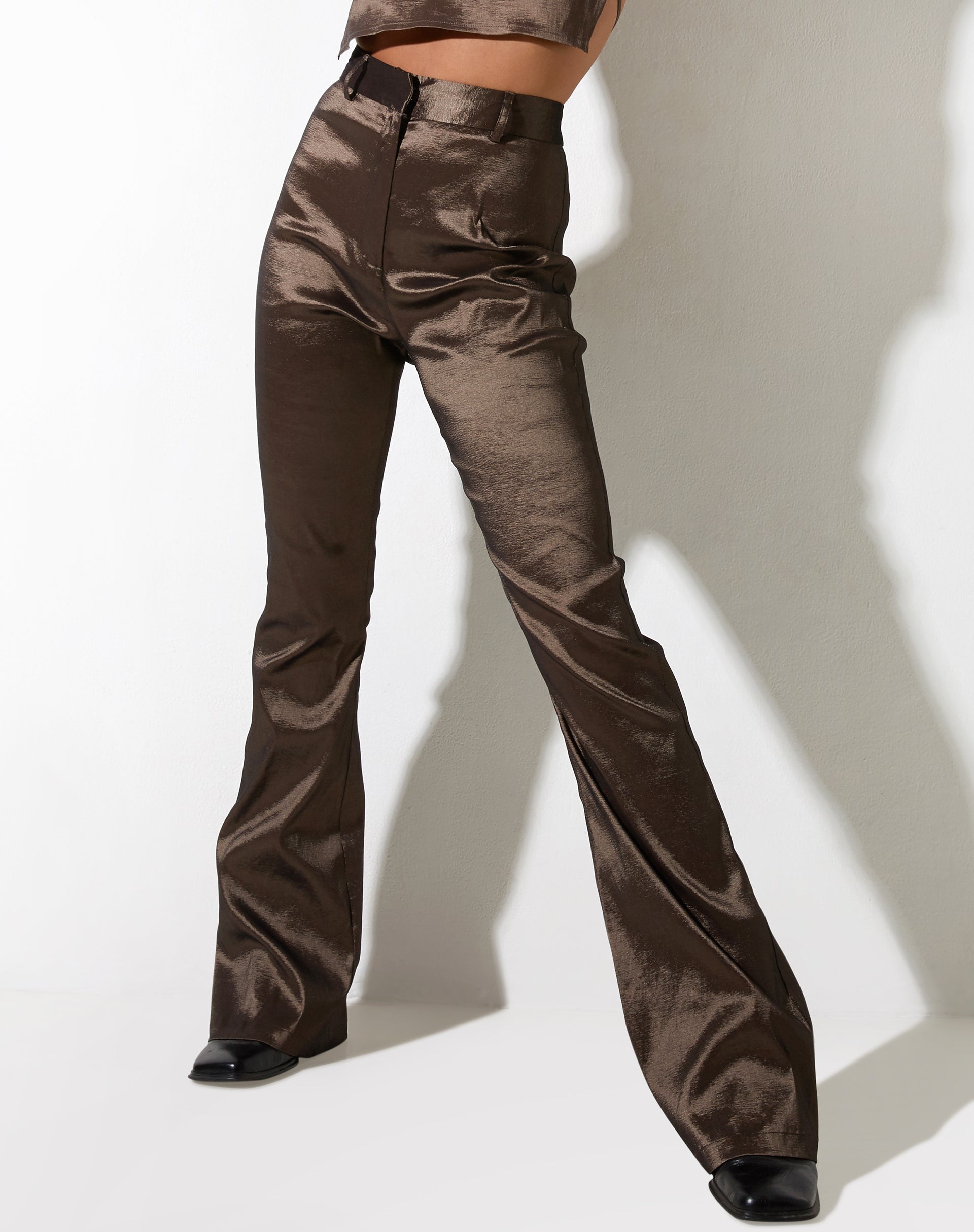 Abbildung der Zamora-Hose in Satin Bronze