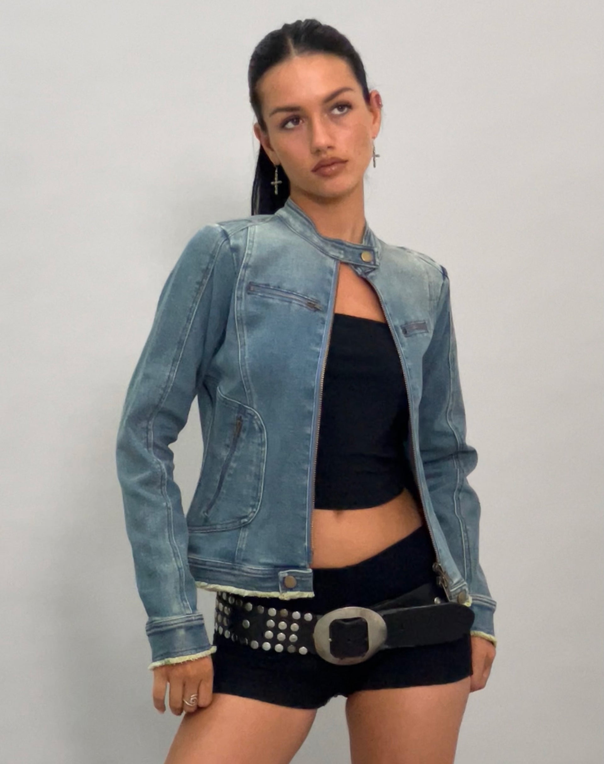 Bild von Zayn Fitted Biker Jacket in Vintage Blue Denim