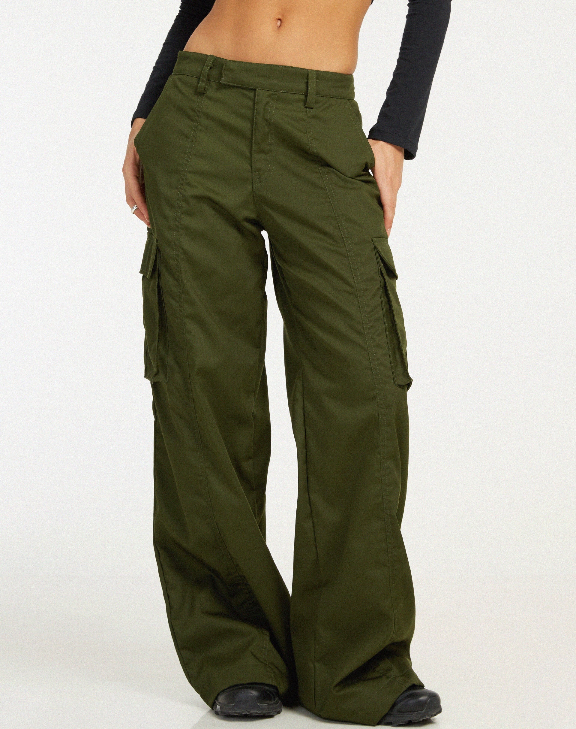 Abbildung der Calix Cargo-Hose in Forest Green