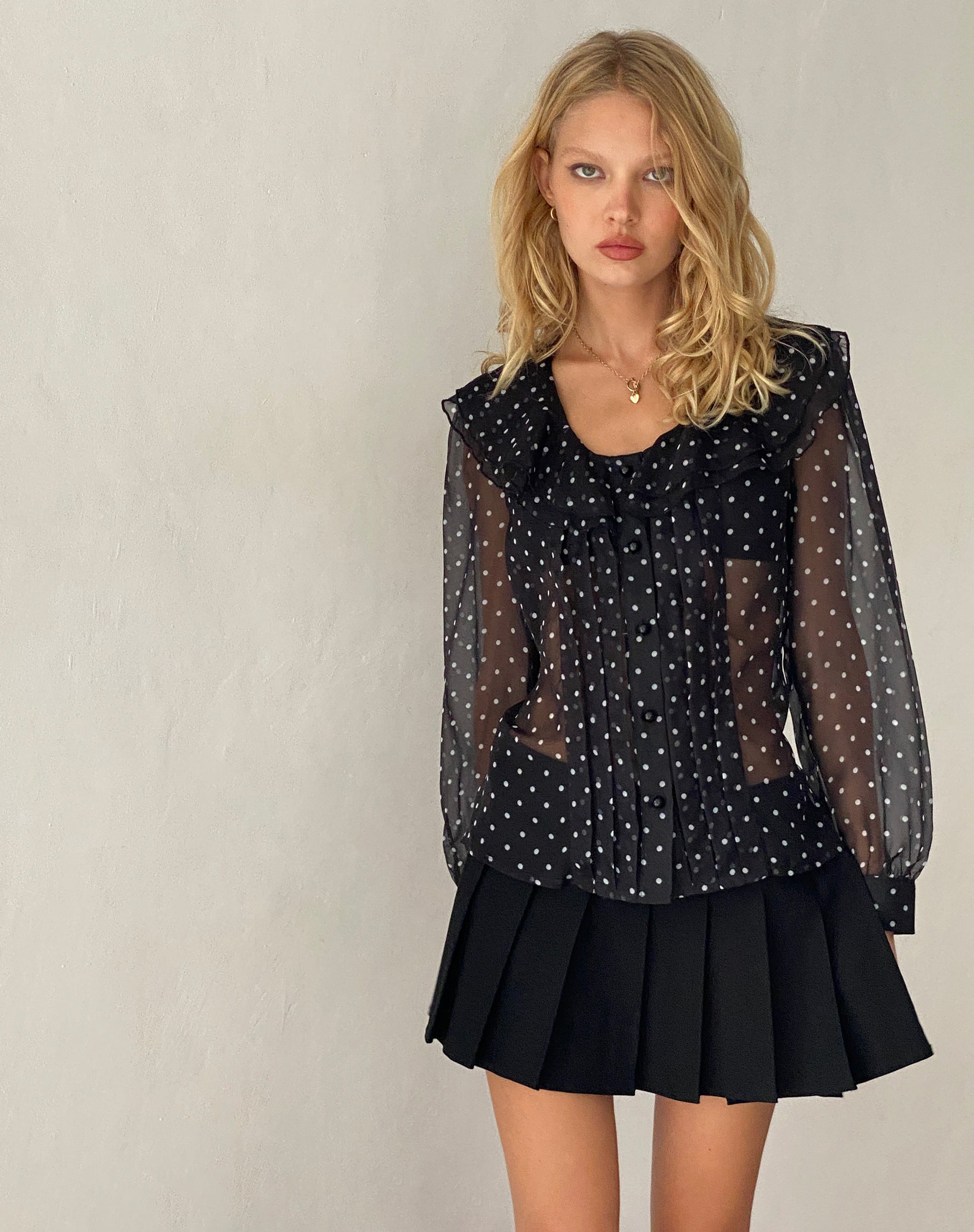 Image of Zinnia Bluse aus schwarzem Polka-Chiffon
