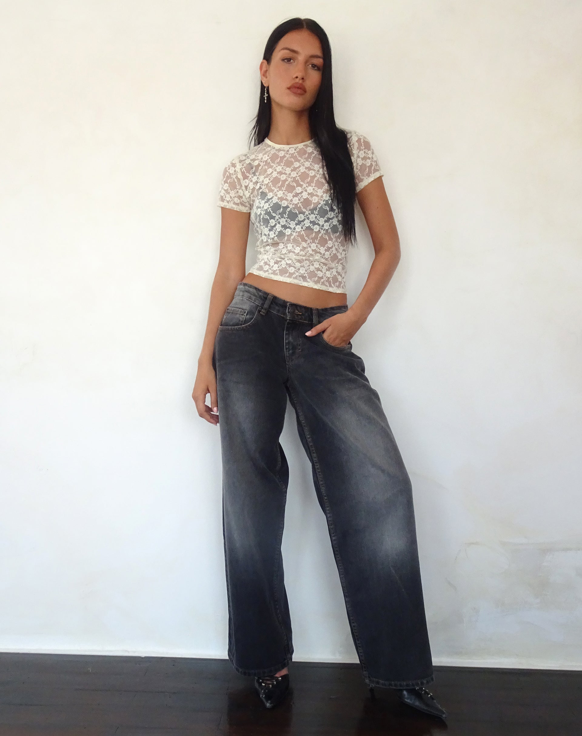 Bild von Zorani Lace Baby Tee in Elfenbein