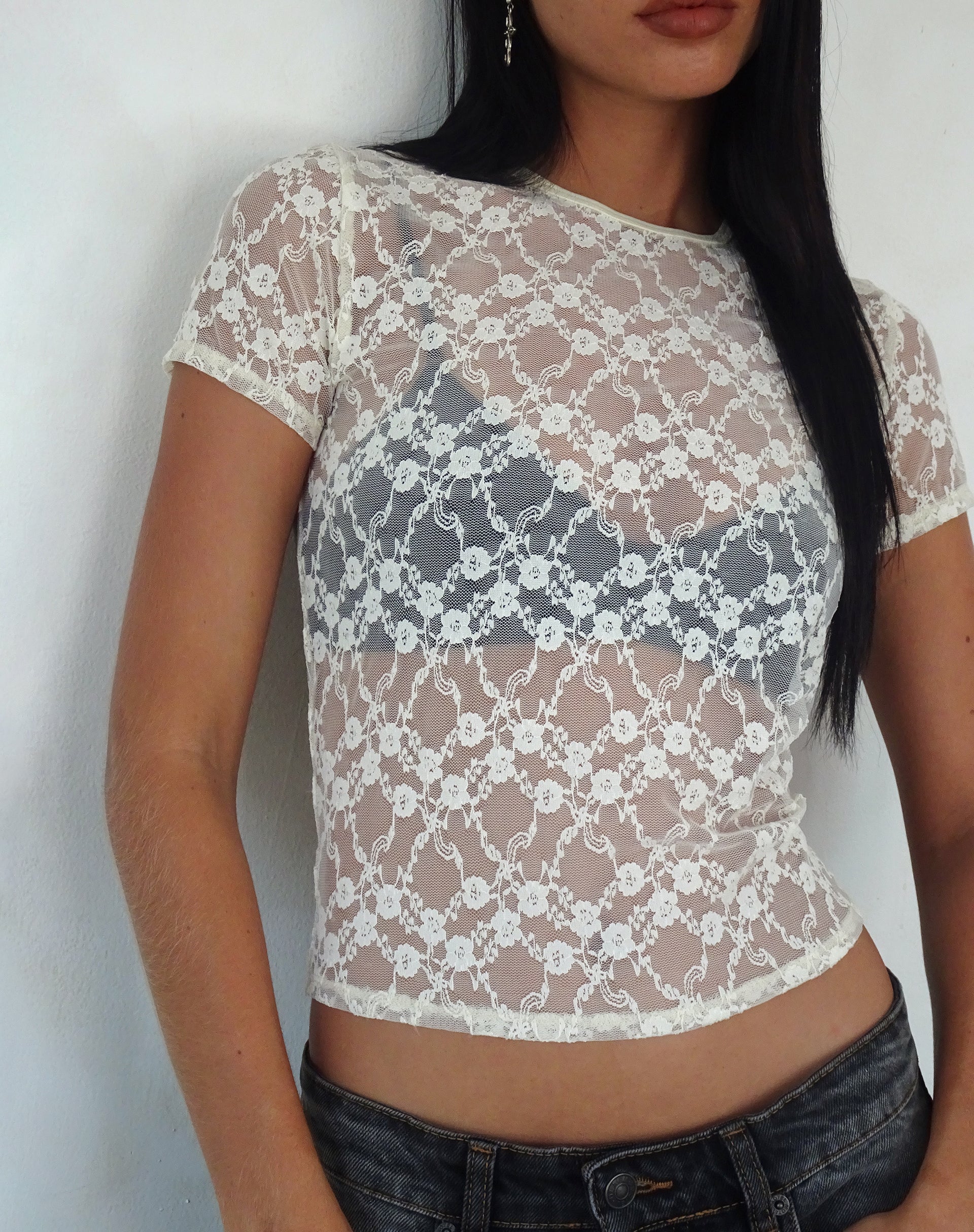 Bild von Zorani Lace Baby Tee in Elfenbein
