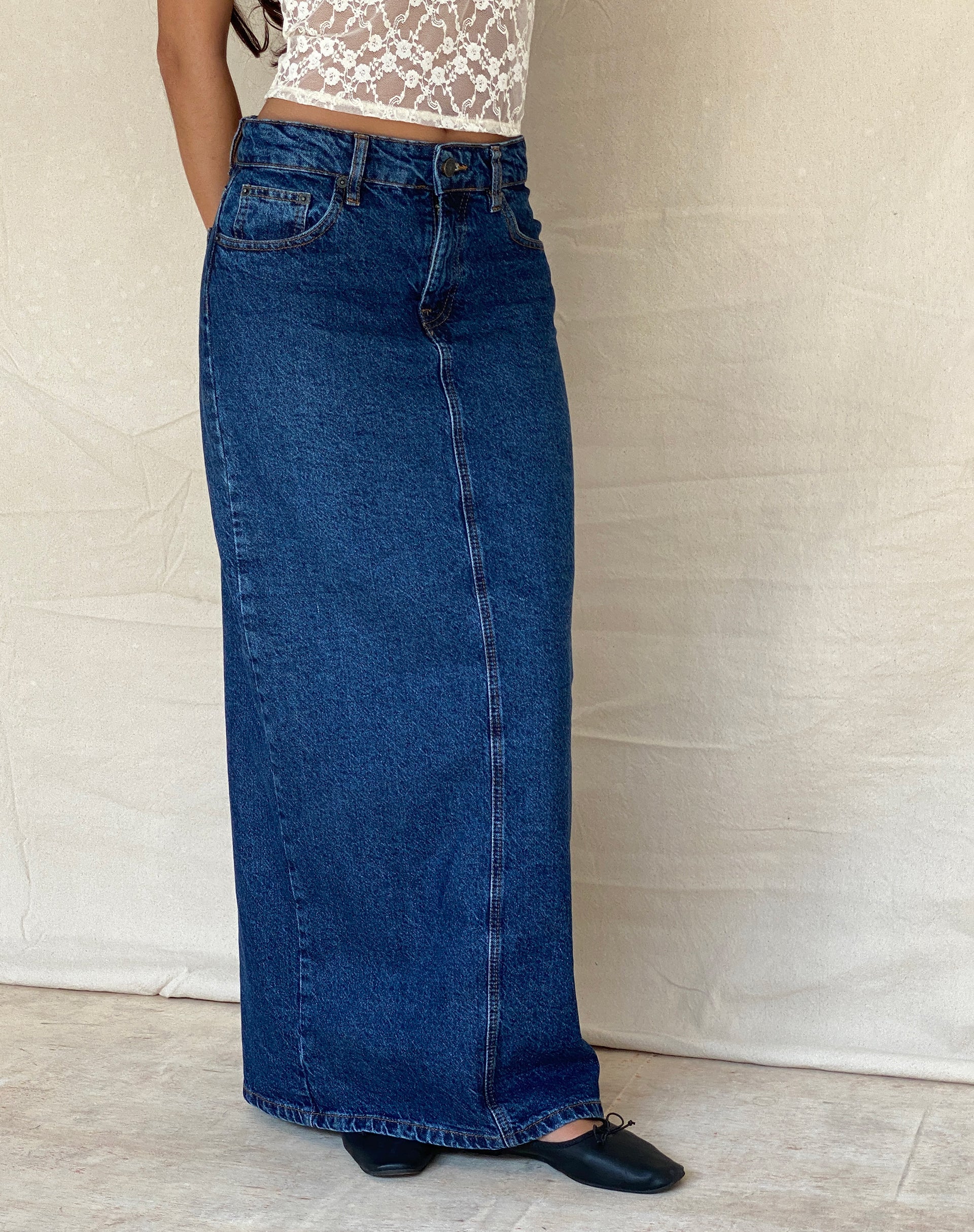 Bild von Low Rise Denim Maxirock in Mid Blue Used