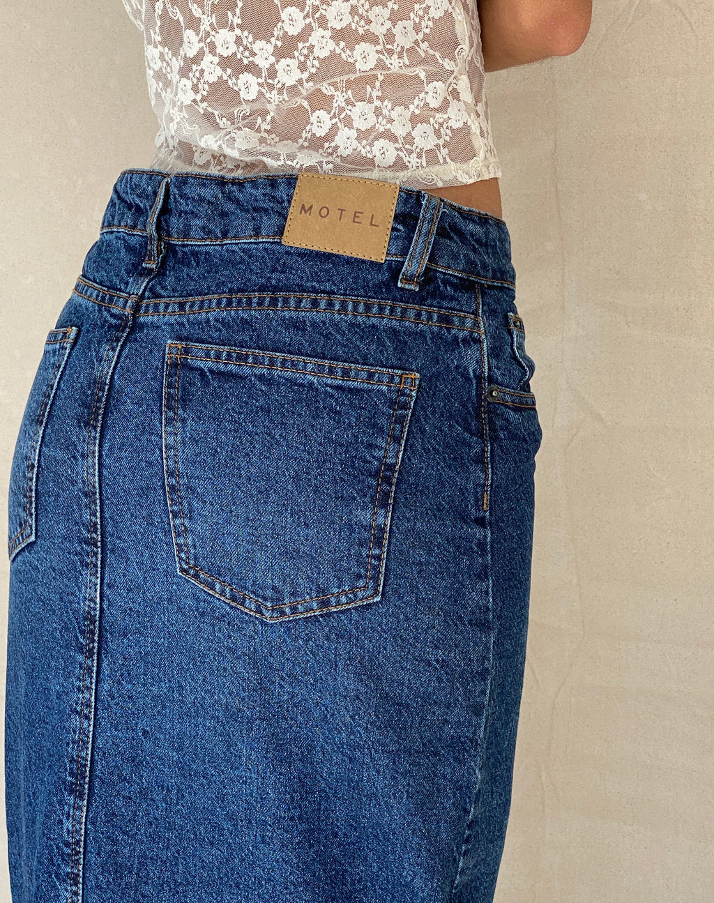 Niedrig geschnittener Denim-Maxirock in Mittelblau Gebraucht