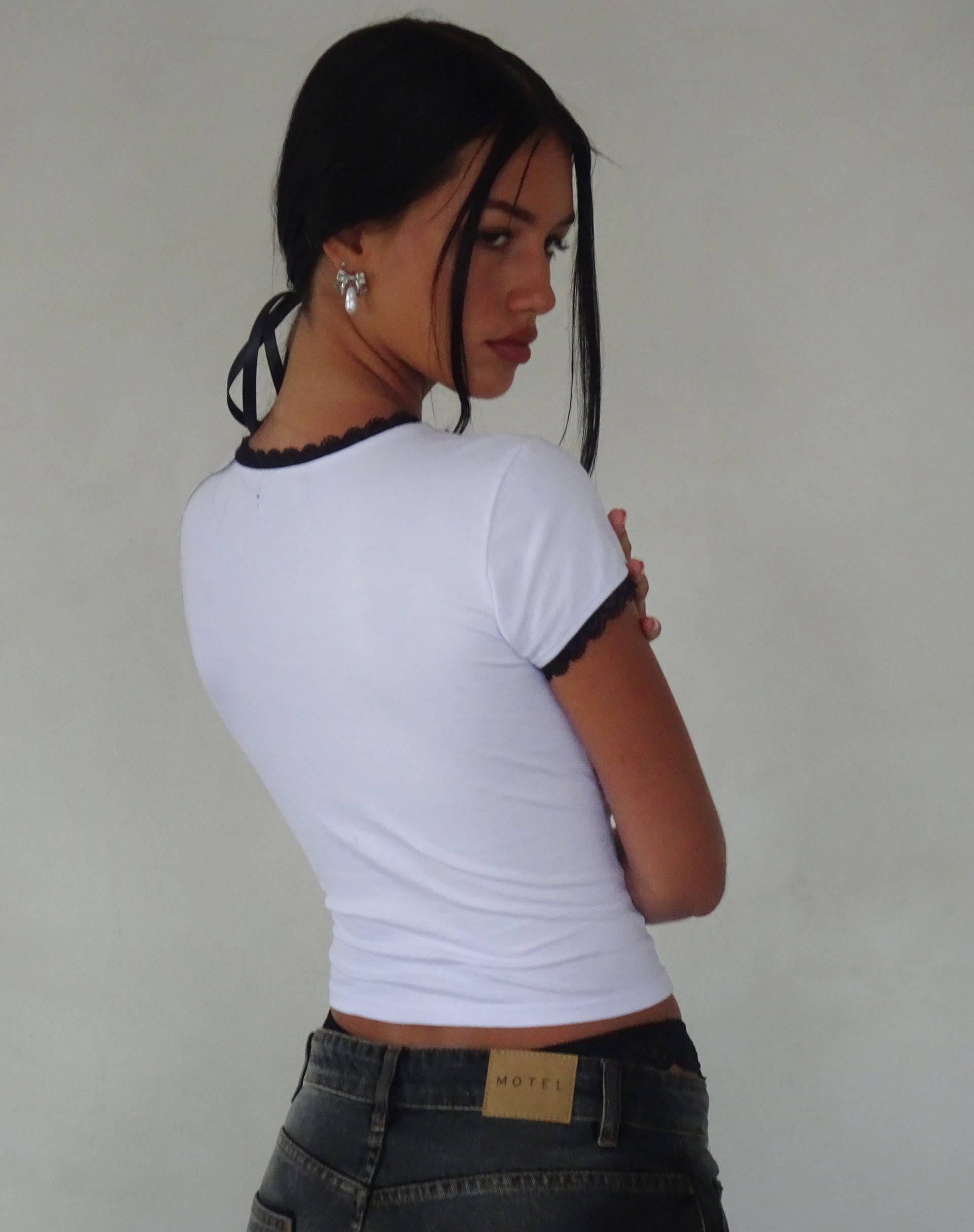 Bild von Zyzy Baby Tee in Weiß mit Heartbreaker Druck