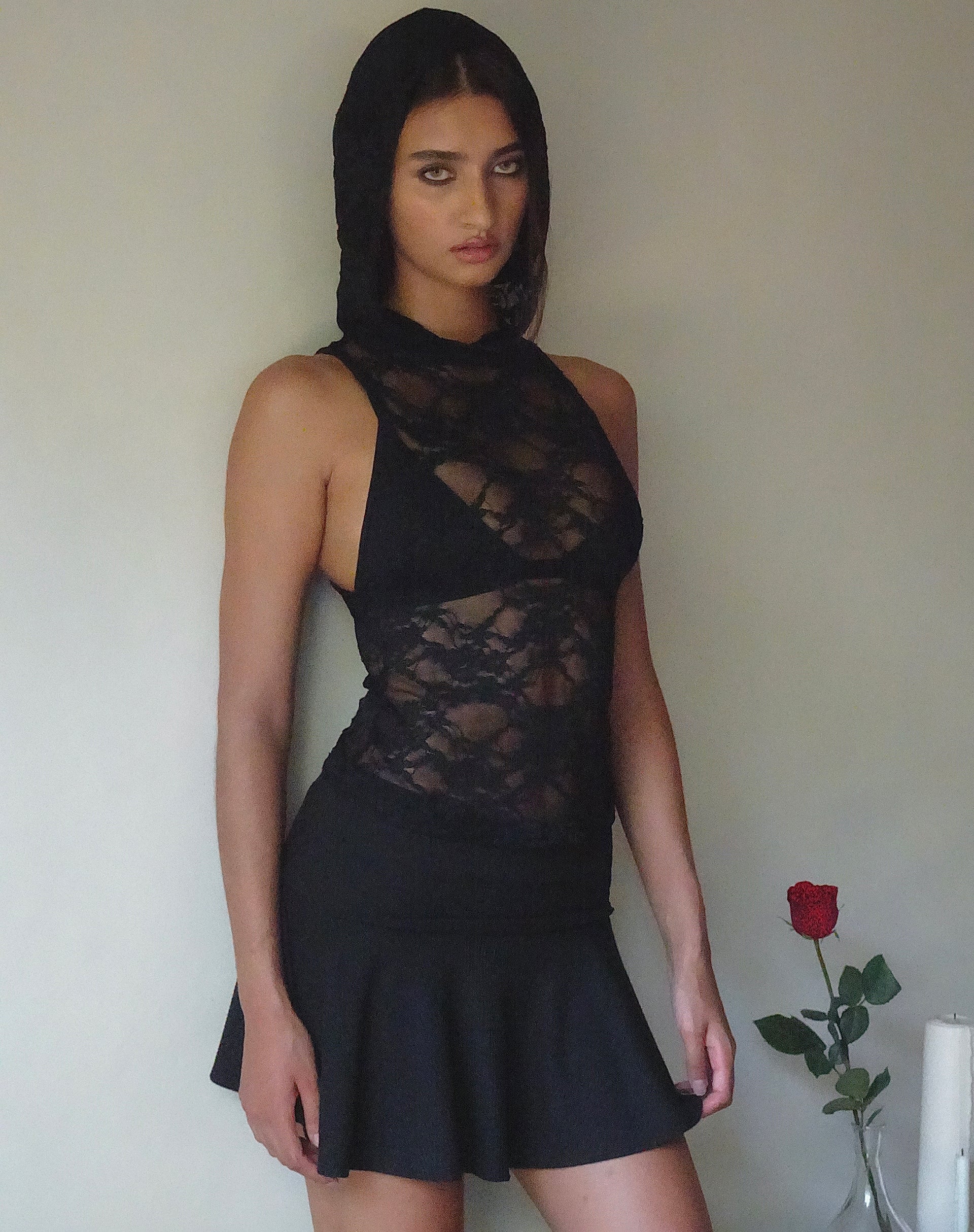 Image of Garfie Ungefüttertes Kapuzentop aus abstrakter Spitze Schwarz