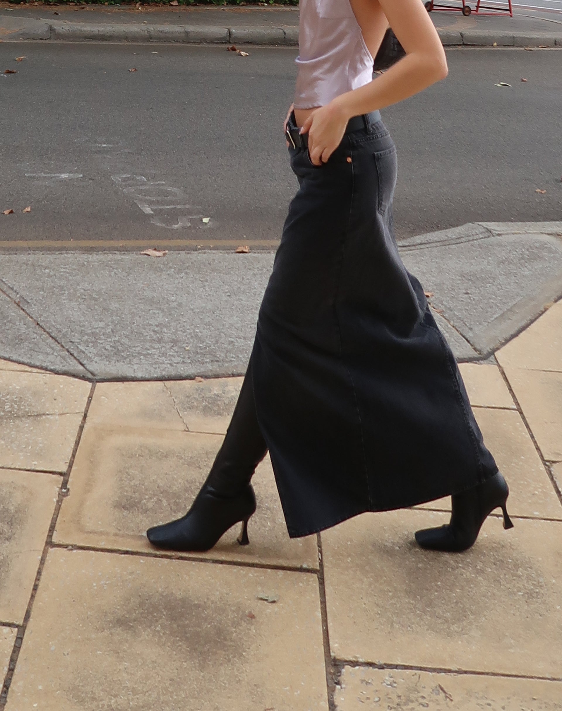Bild von Low Rise Denim Maxirock in Vintage Schwarz