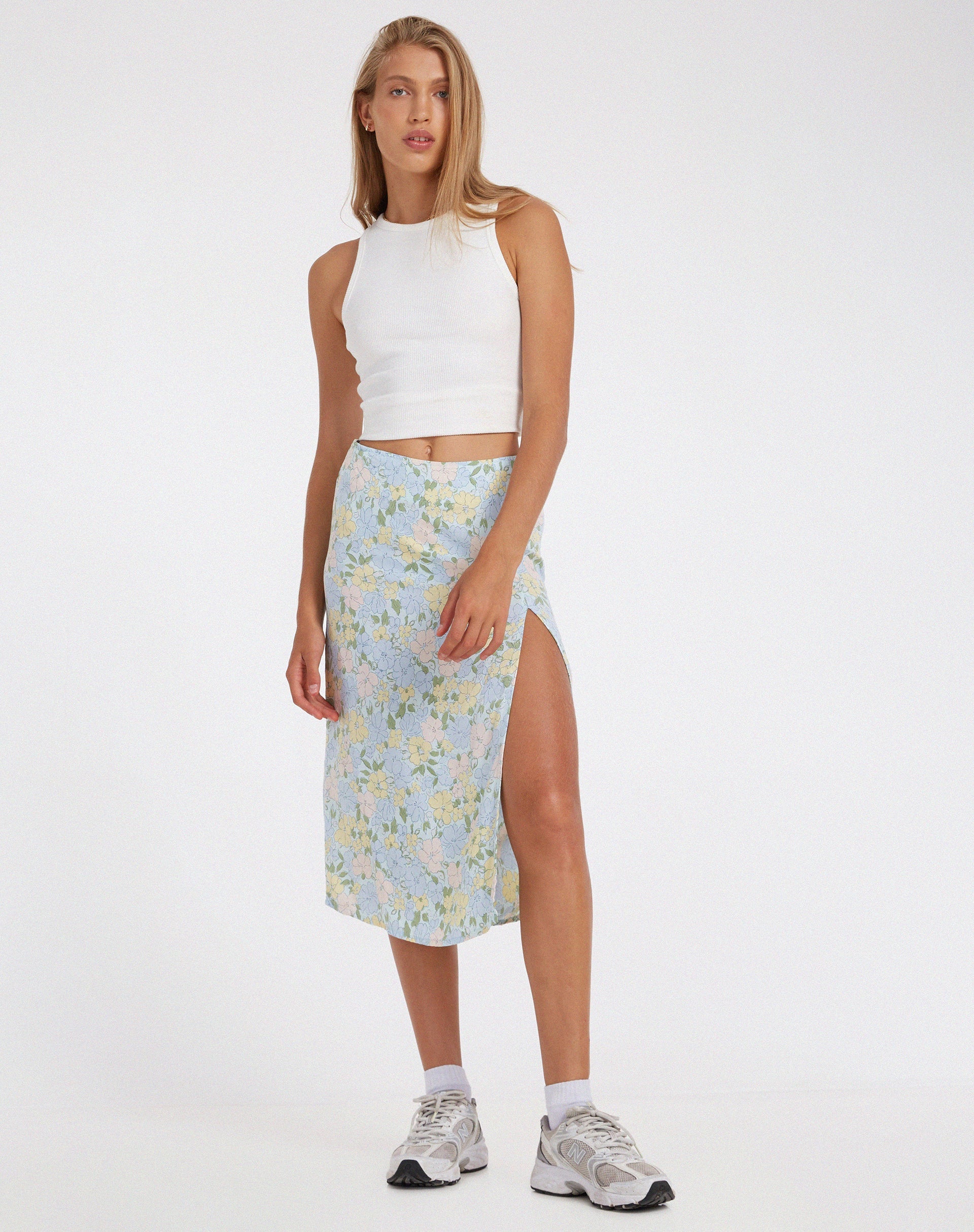 Seko Midirock aus verwaschenem, pastellfarbenem Blumenmuster