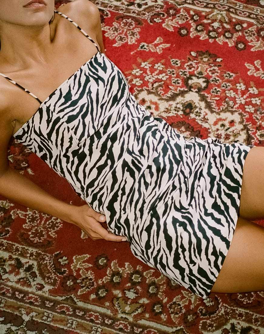 Bild von Yashey Slip Dress in 90s Zebra
