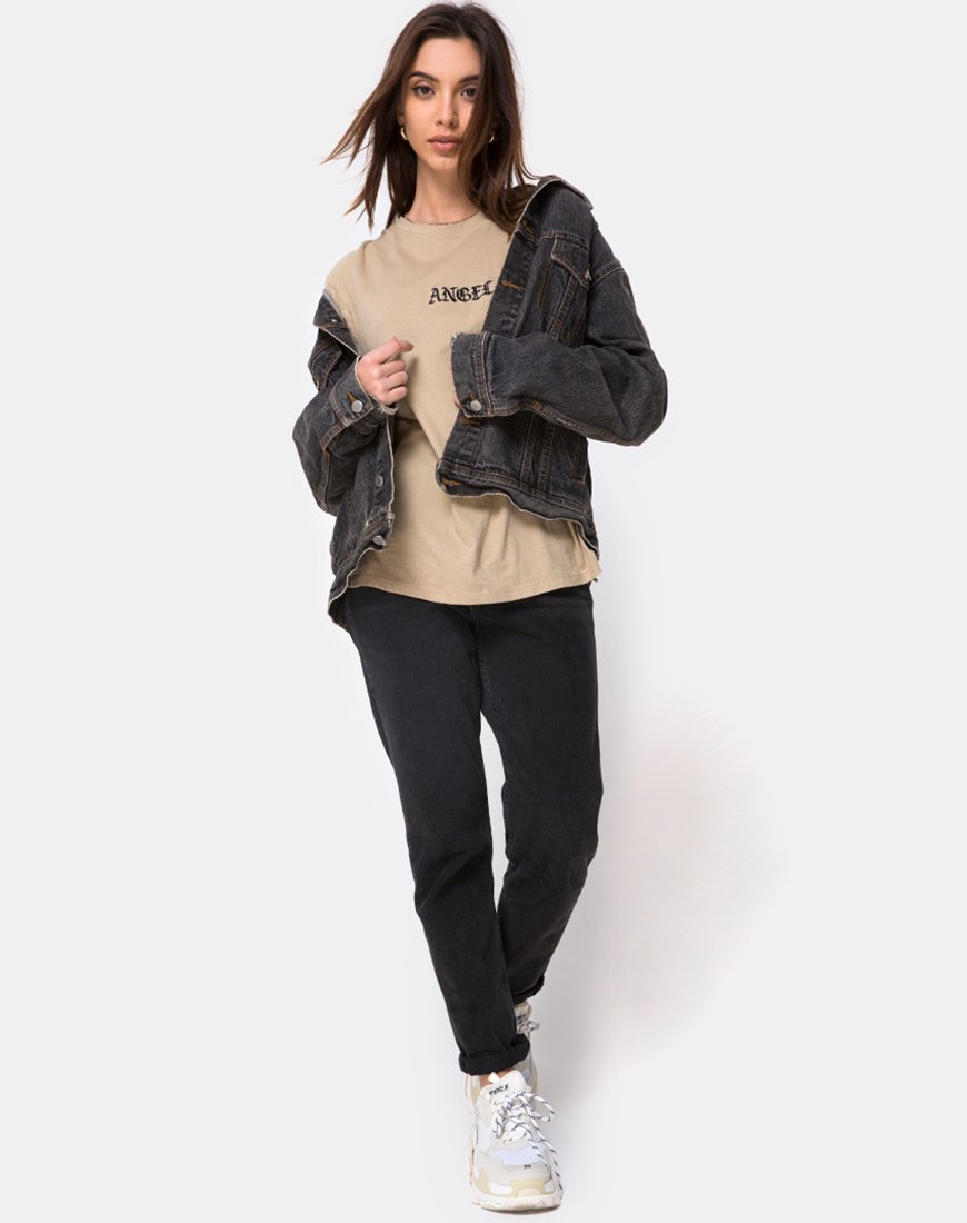 Bild von Oversize Basic Tee in Tan mit Engel-Stickerei