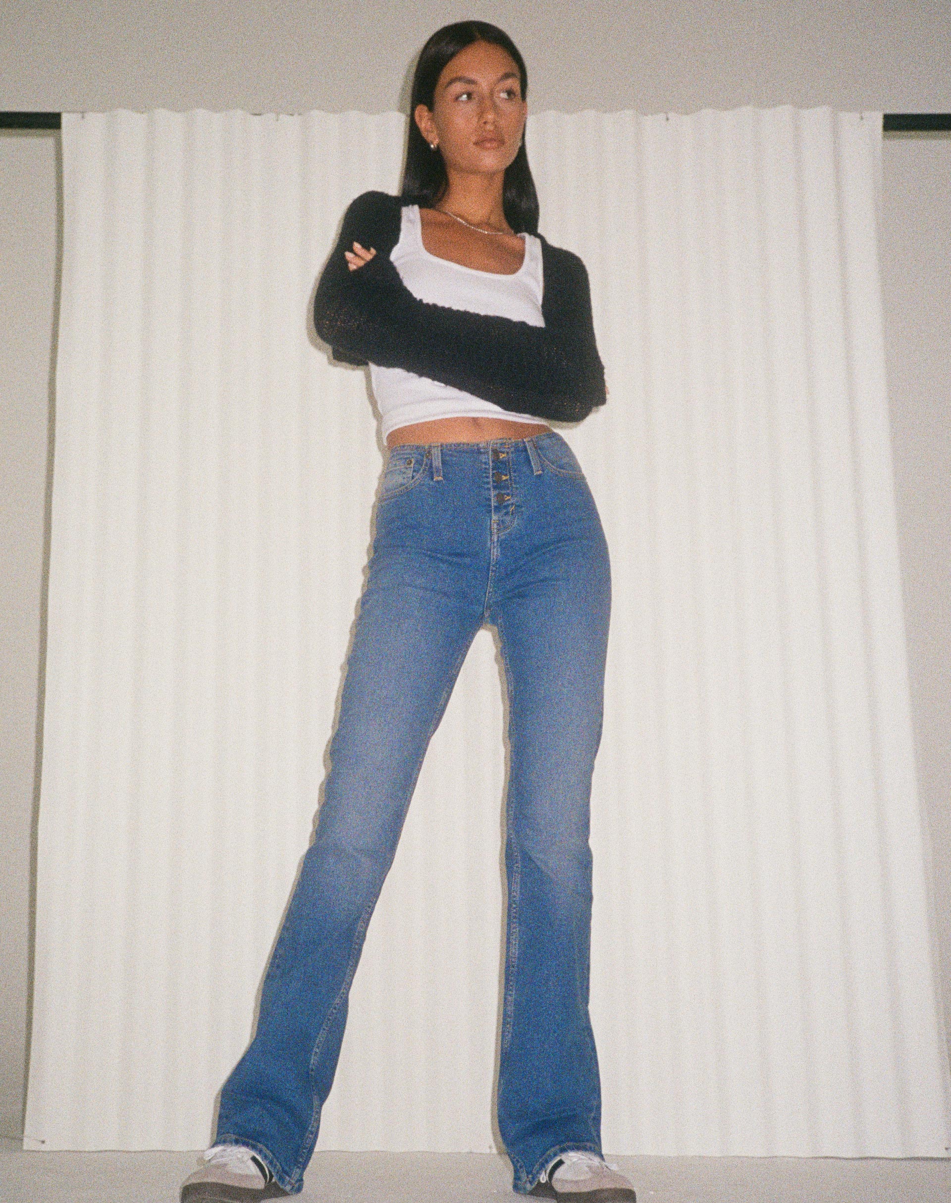 Bild von Low Rise Jeans mit freiliegenden Knöpfen in Vintage Blue Wash