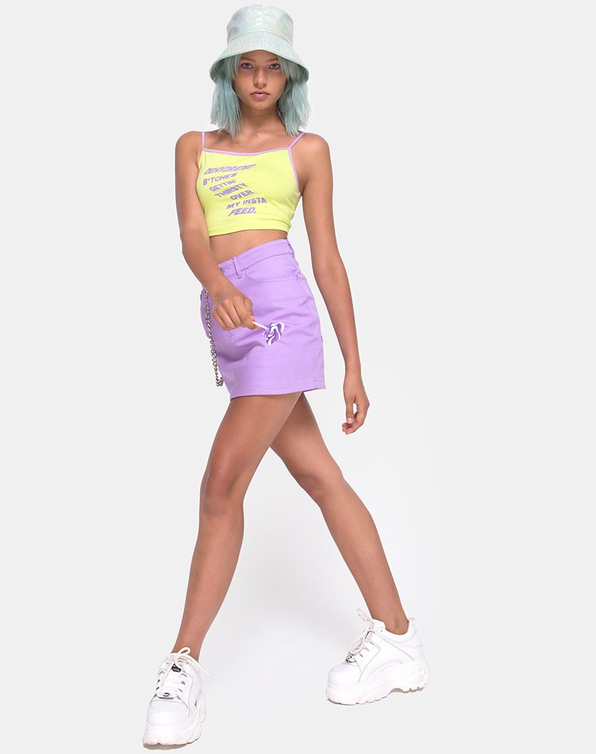 Bild von Kamla Crop Top in Limette mit Instafeed Text X Top Girl