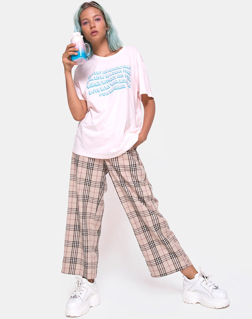 Bild von Oversize Basic Tee in Soft Pink mit Almond Milk Girl Text X Top Girl