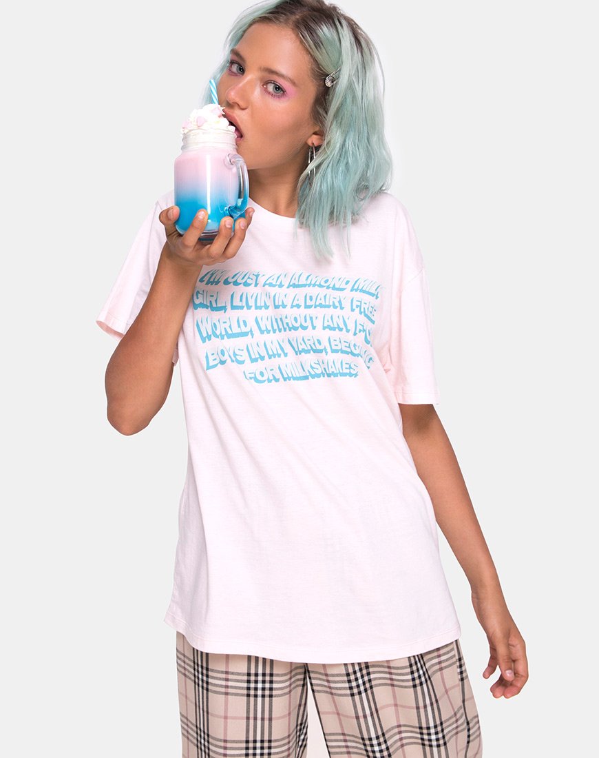 Bild von Oversize Basic Tee in Soft Pink mit Almond Milk Girl Text X Top Girl