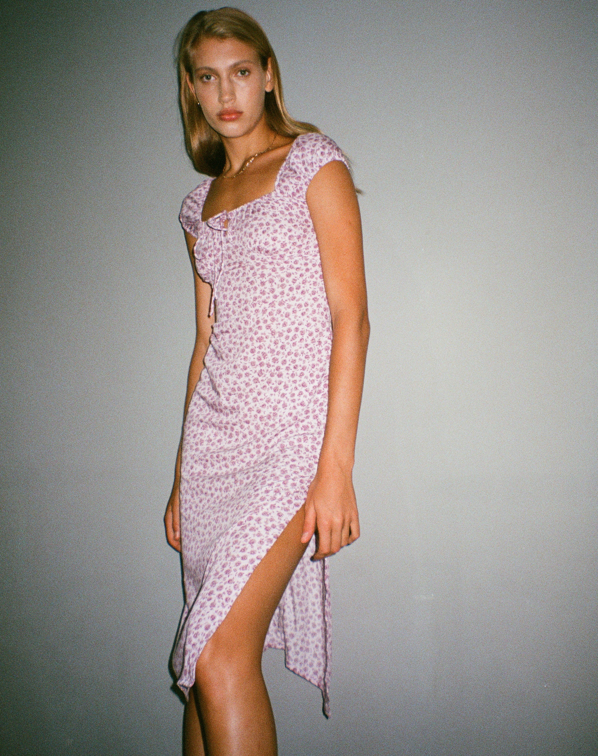 Image of Lona Midikleid in Ditsy Rose Flieder