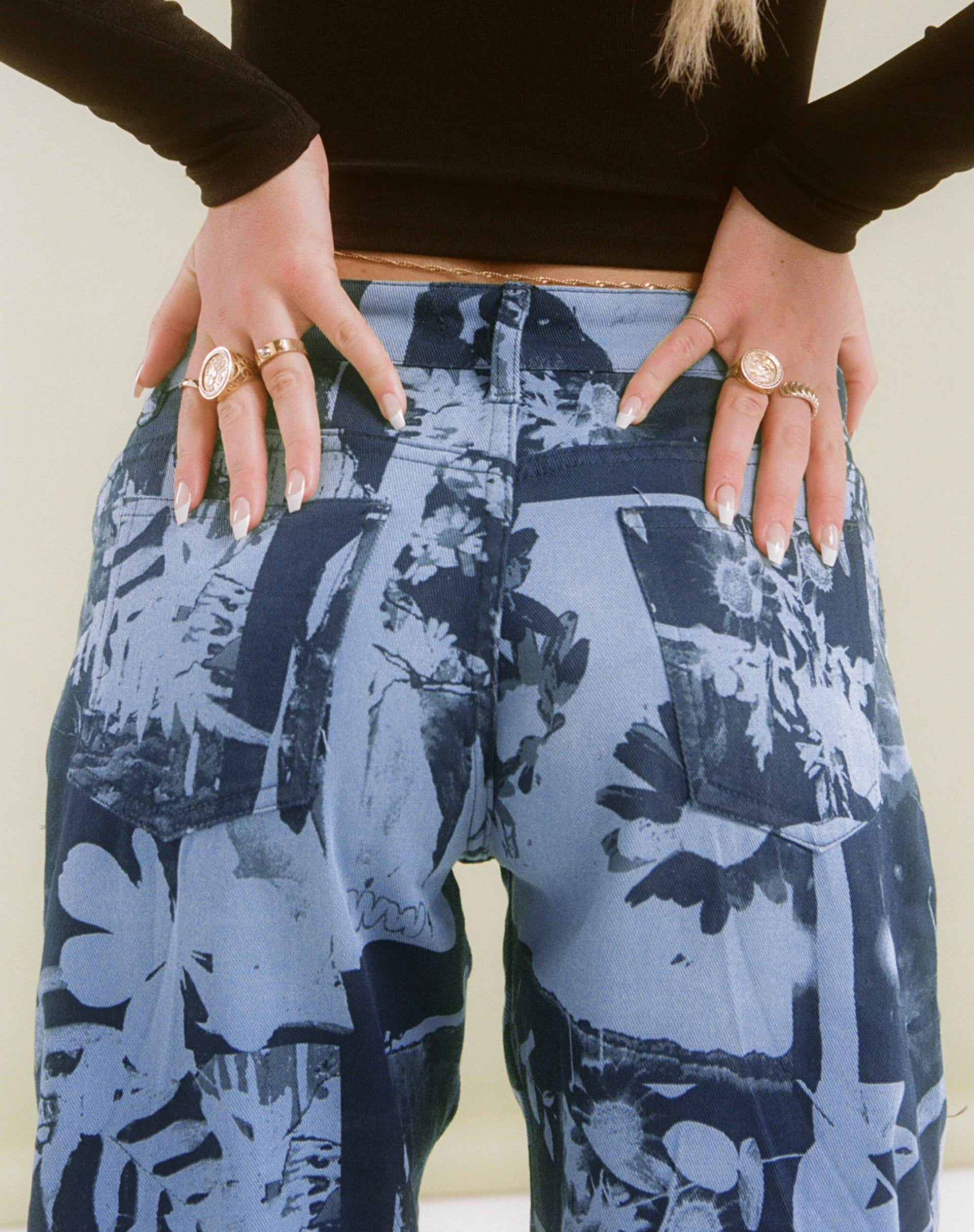 Bild von MOTEL X OLIVIA NEILL Low Rise Parallel Jean in Photo Collage Blau